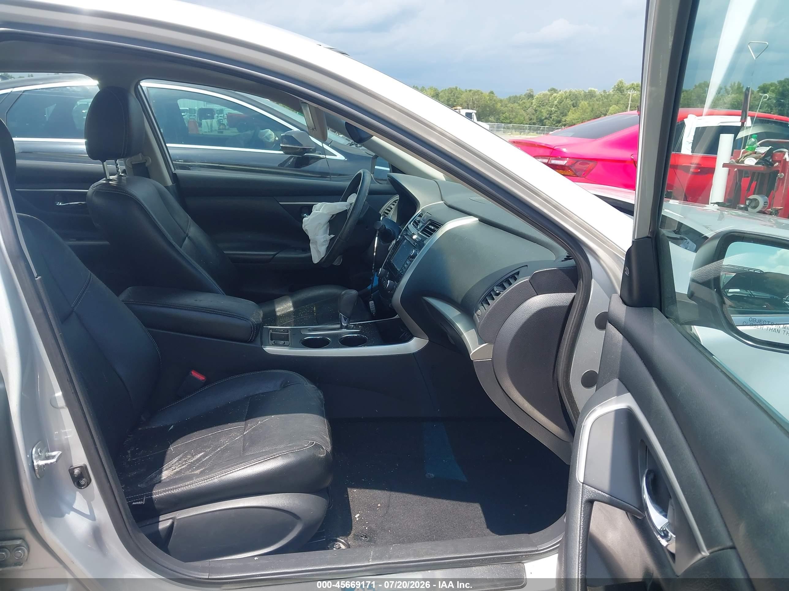 2015 Nissan Altima 2.5 Sv Silver vin: 1N4AL3AP6FC170689