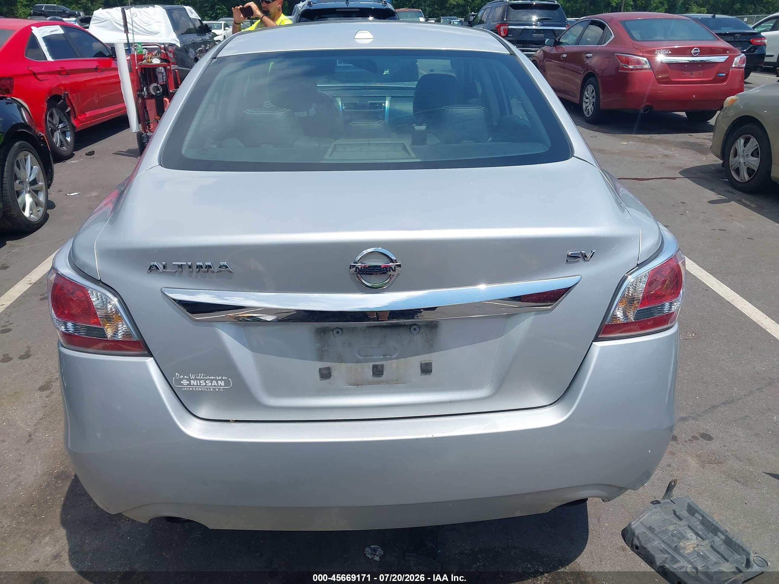 2015 Nissan Altima 2.5 Sv Silver vin: 1N4AL3AP6FC170689