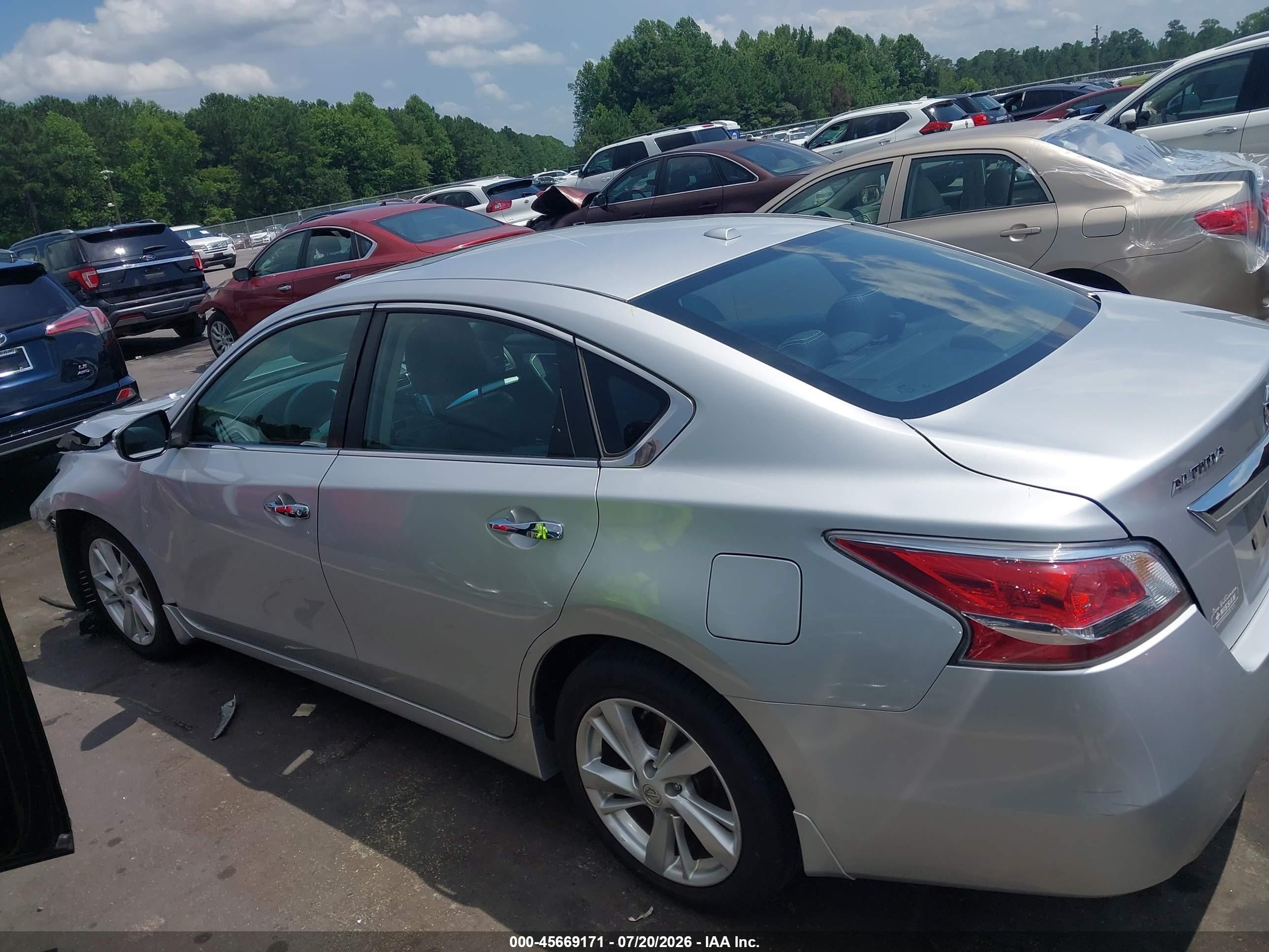 2015 Nissan Altima 2.5 Sv Silver vin: 1N4AL3AP6FC170689