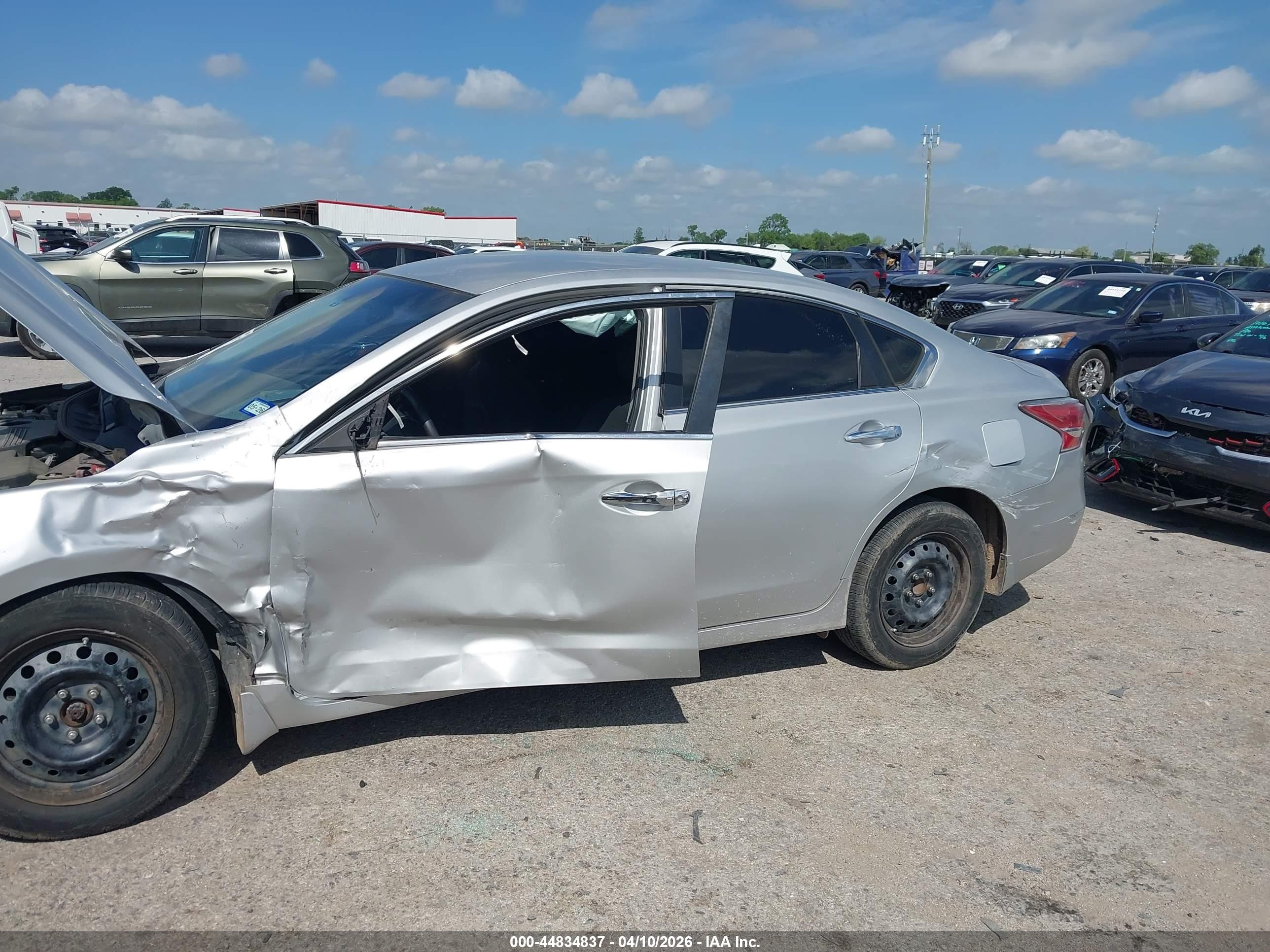 2015 Nissan Altima 2.5 S Серебряный vin: 1N4AL3AP6FC177061