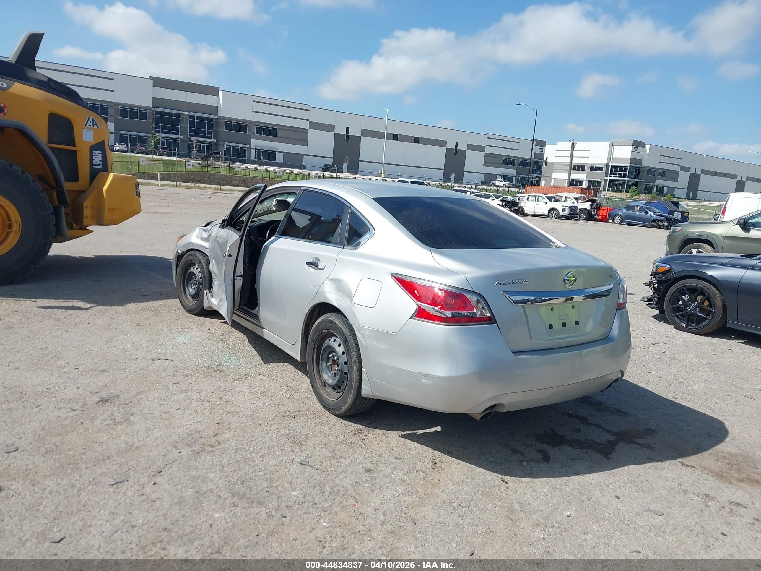 2015 Nissan Altima 2.5 S Серебряный vin: 1N4AL3AP6FC177061