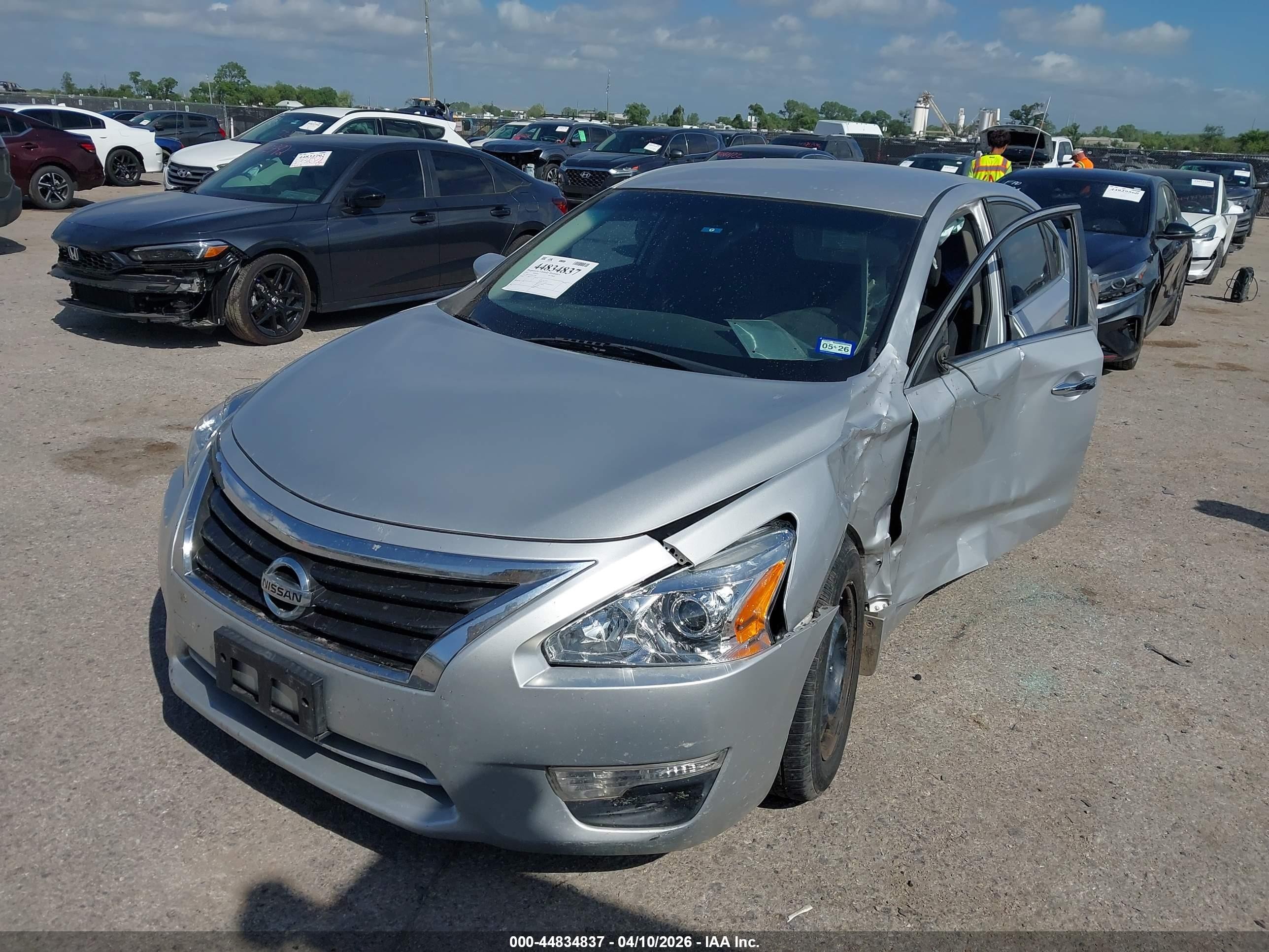 2015 Nissan Altima 2.5 S Серебряный vin: 1N4AL3AP6FC177061