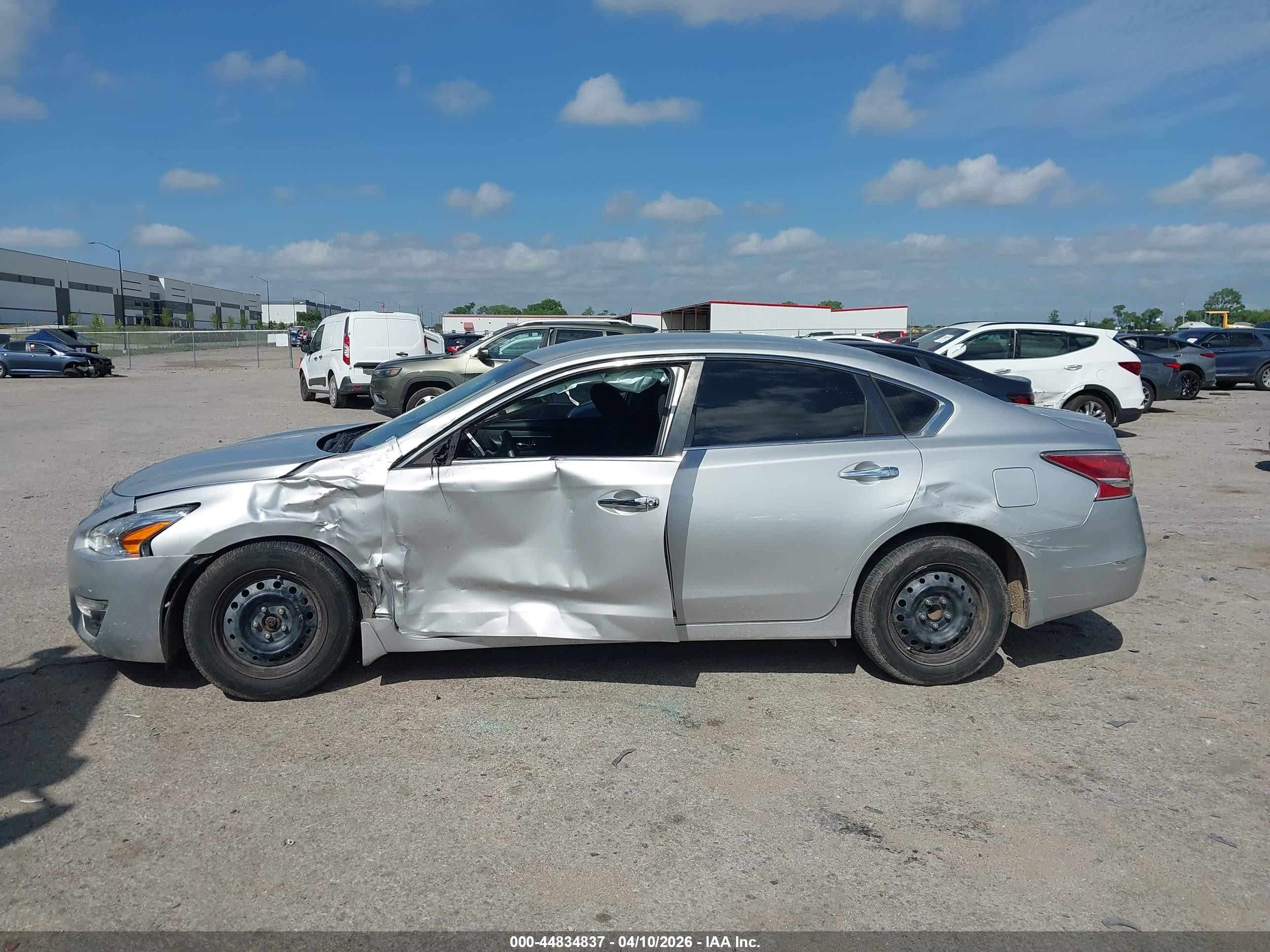 2015 Nissan Altima 2.5 S Серебряный vin: 1N4AL3AP6FC177061