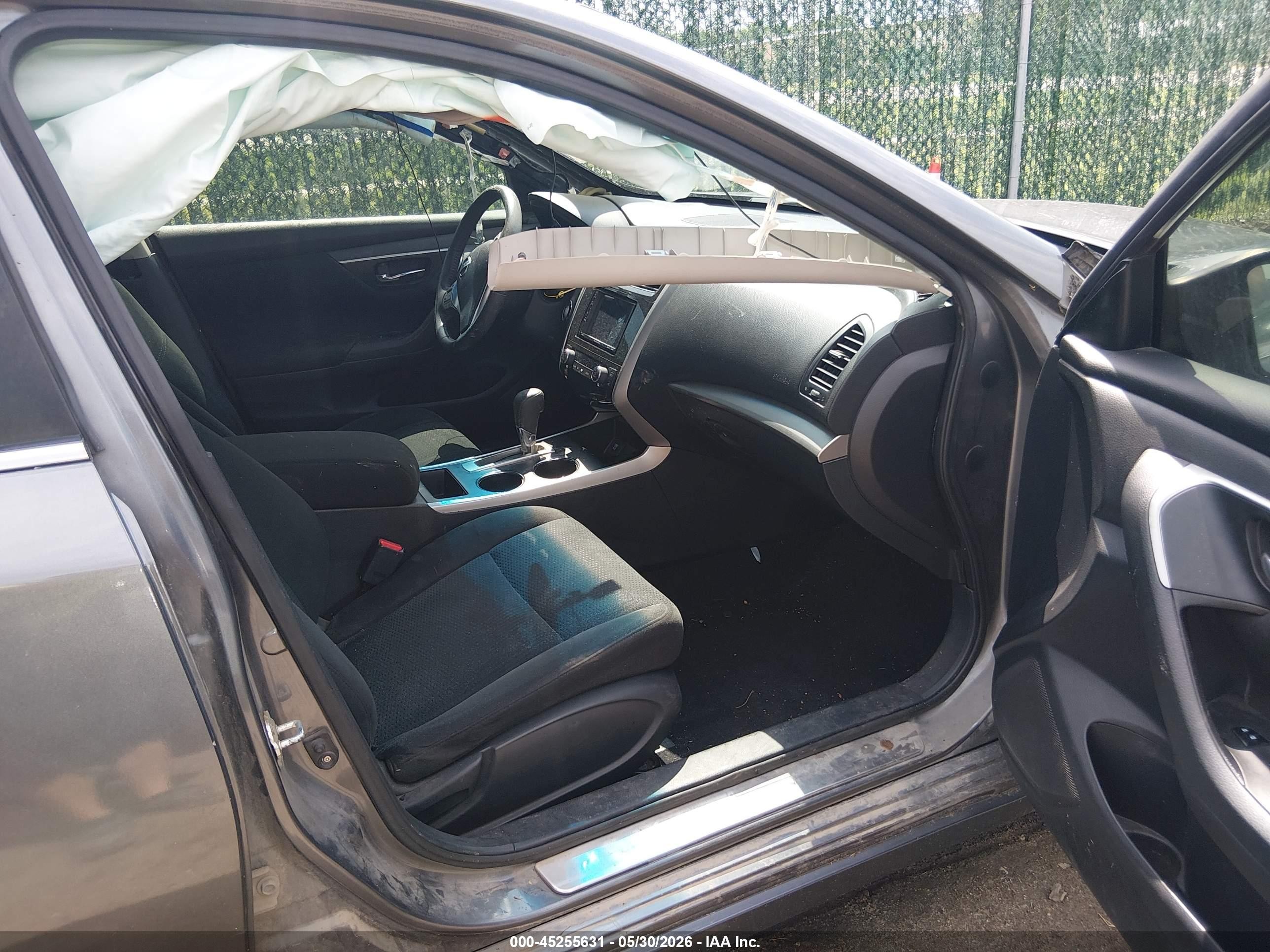 2015 Nissan Altima 2.5 Sv Серый vin: 1N4AL3AP6FC179022