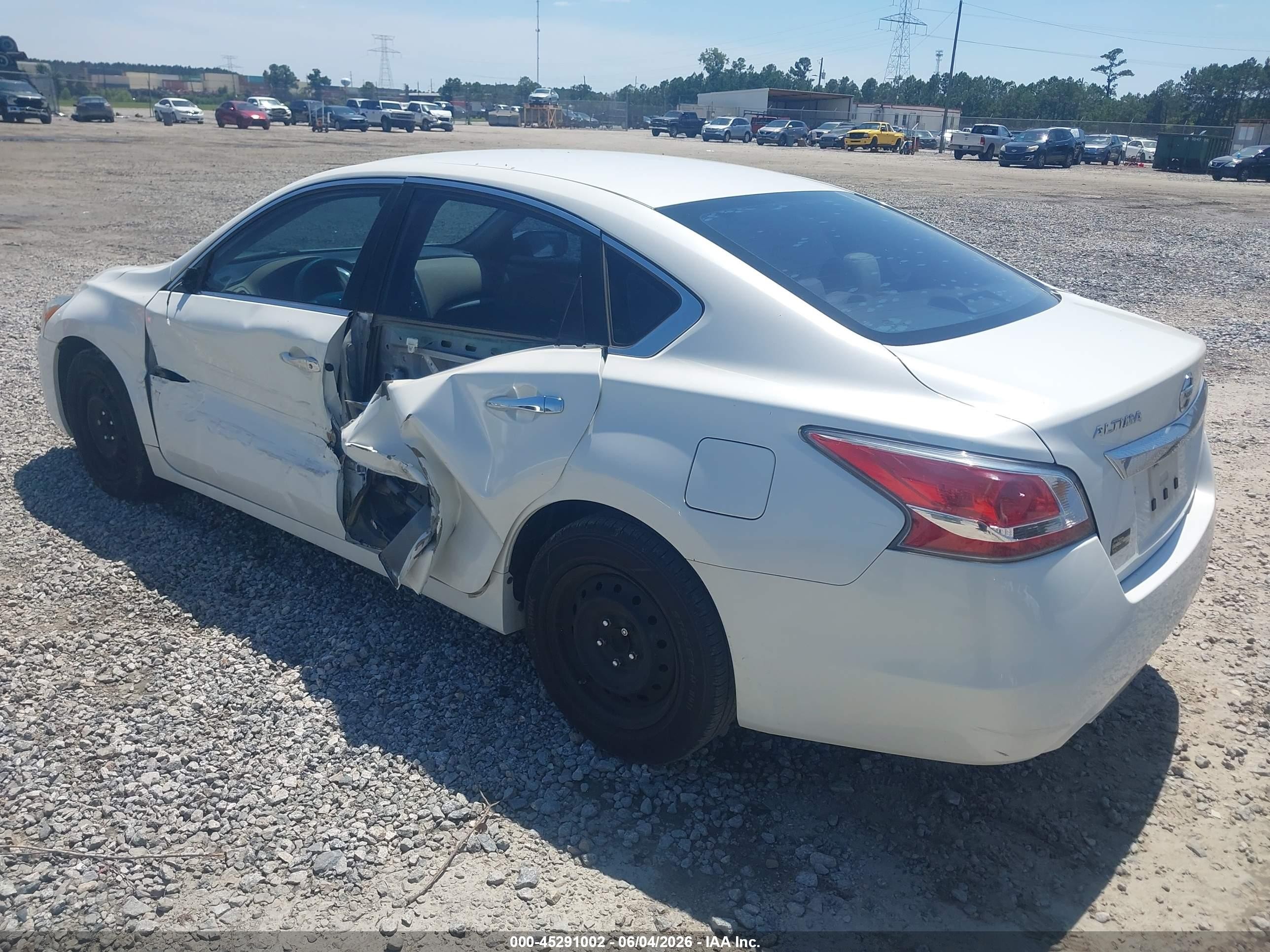 2015 Nissan Altima 2.5 White vin: 1N4AL3AP6FC180168