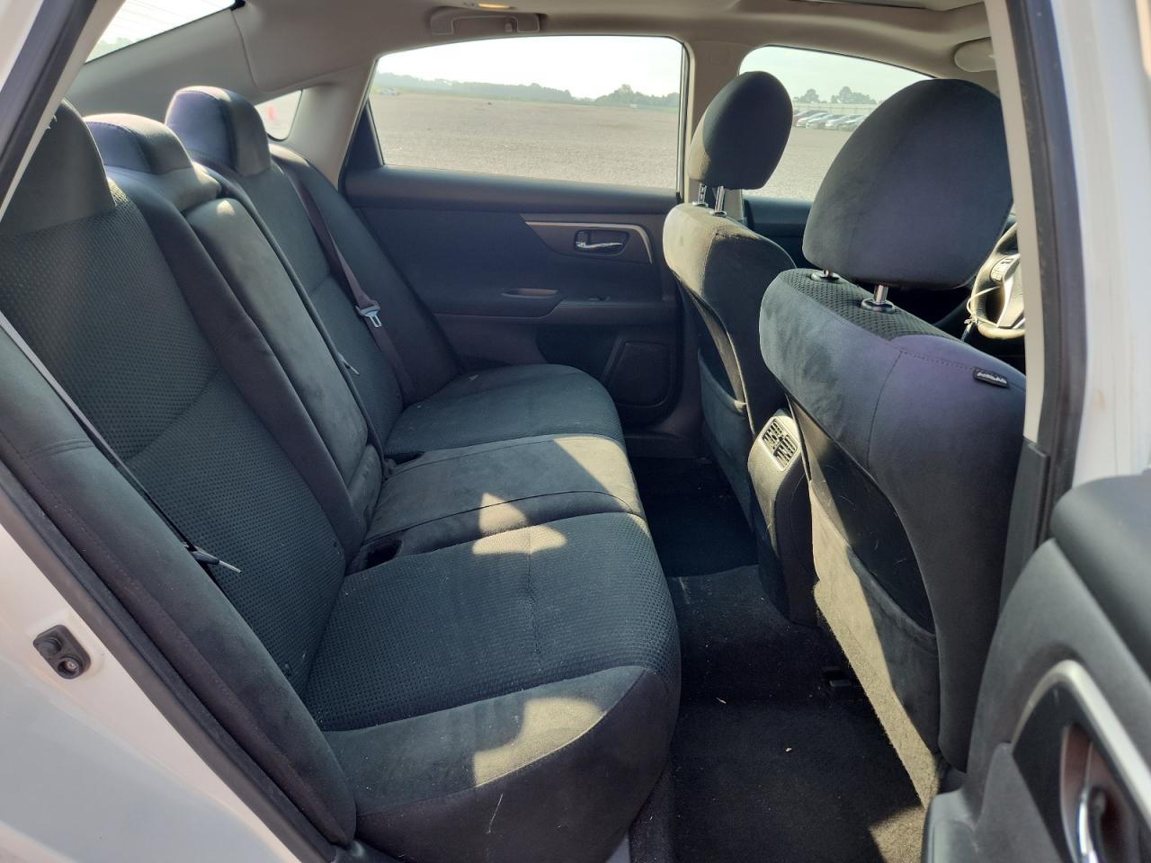 2015 Nissan Altima 2.5 Sv White vin: 1N4AL3AP6FC188450
