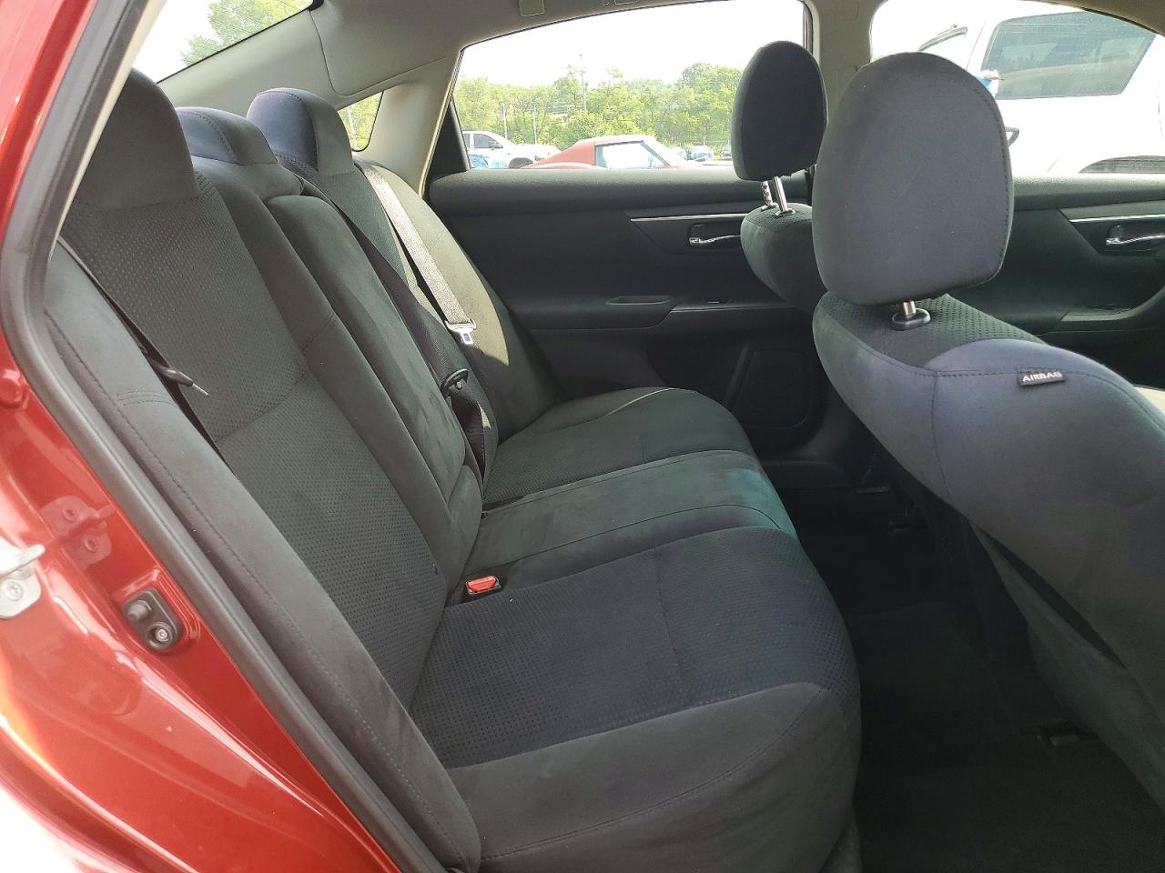 2015 Nissan Altima 2.5 S Red vin: 1N4AL3AP6FC197875