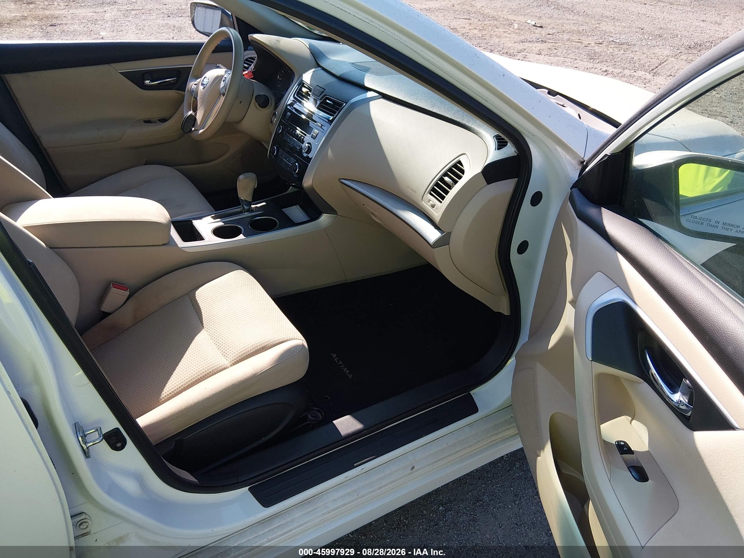 2015 Nissan Altima 2.5 S White vin: 1N4AL3AP6FC206879