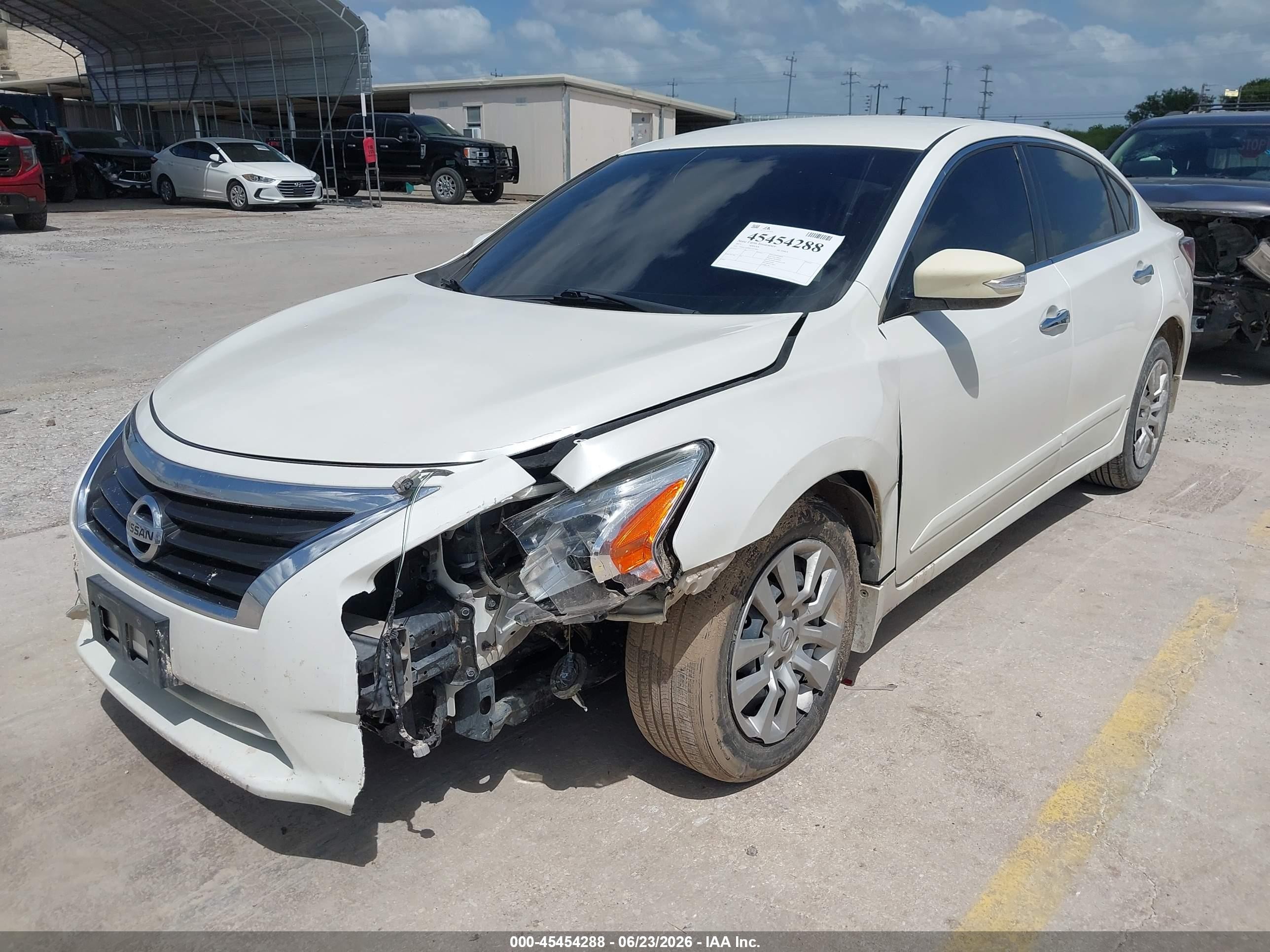 2015 Nissan Altima 2.5 S White vin: 1N4AL3AP6FC211905