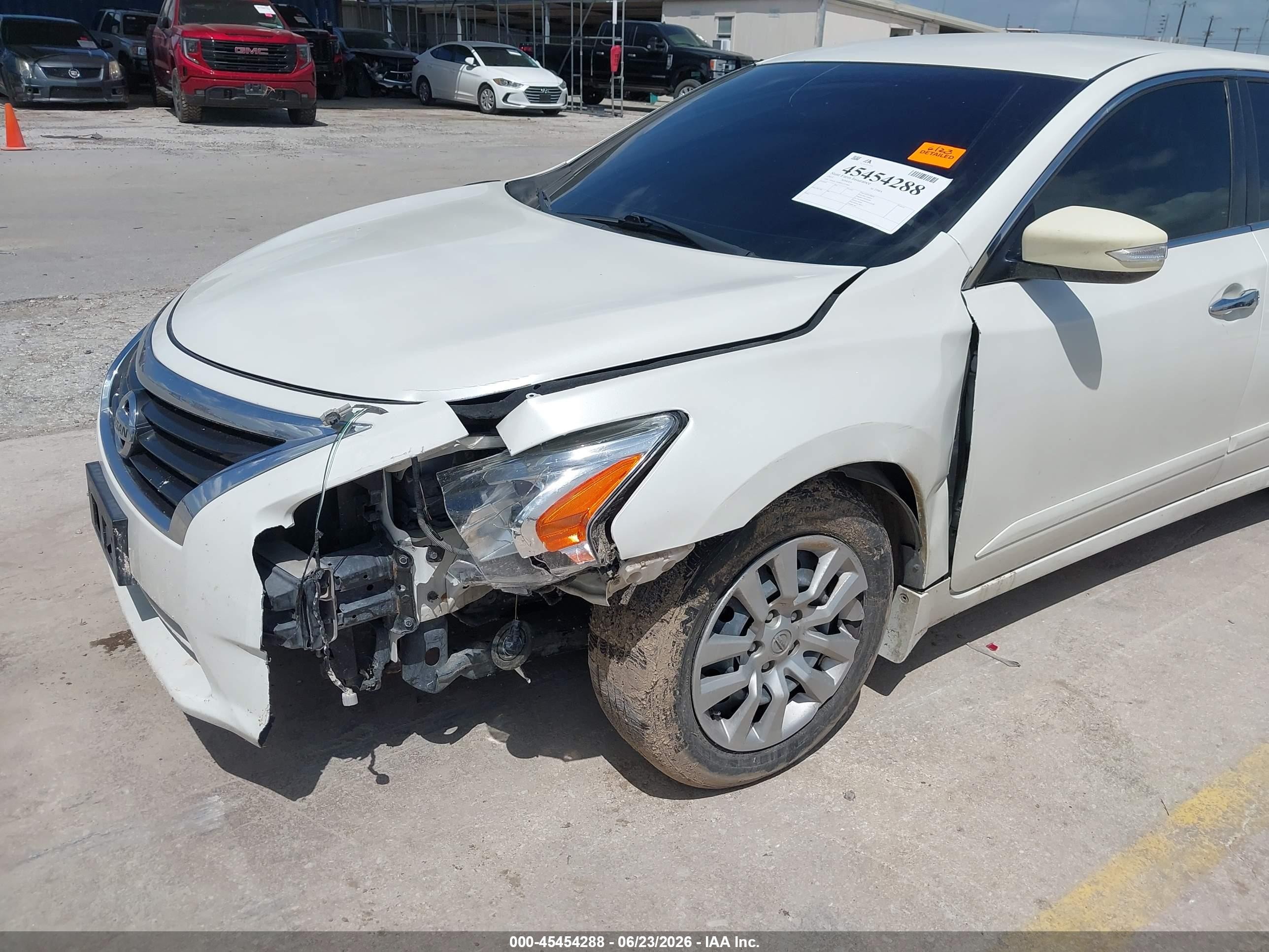 2015 Nissan Altima 2.5 S White vin: 1N4AL3AP6FC211905