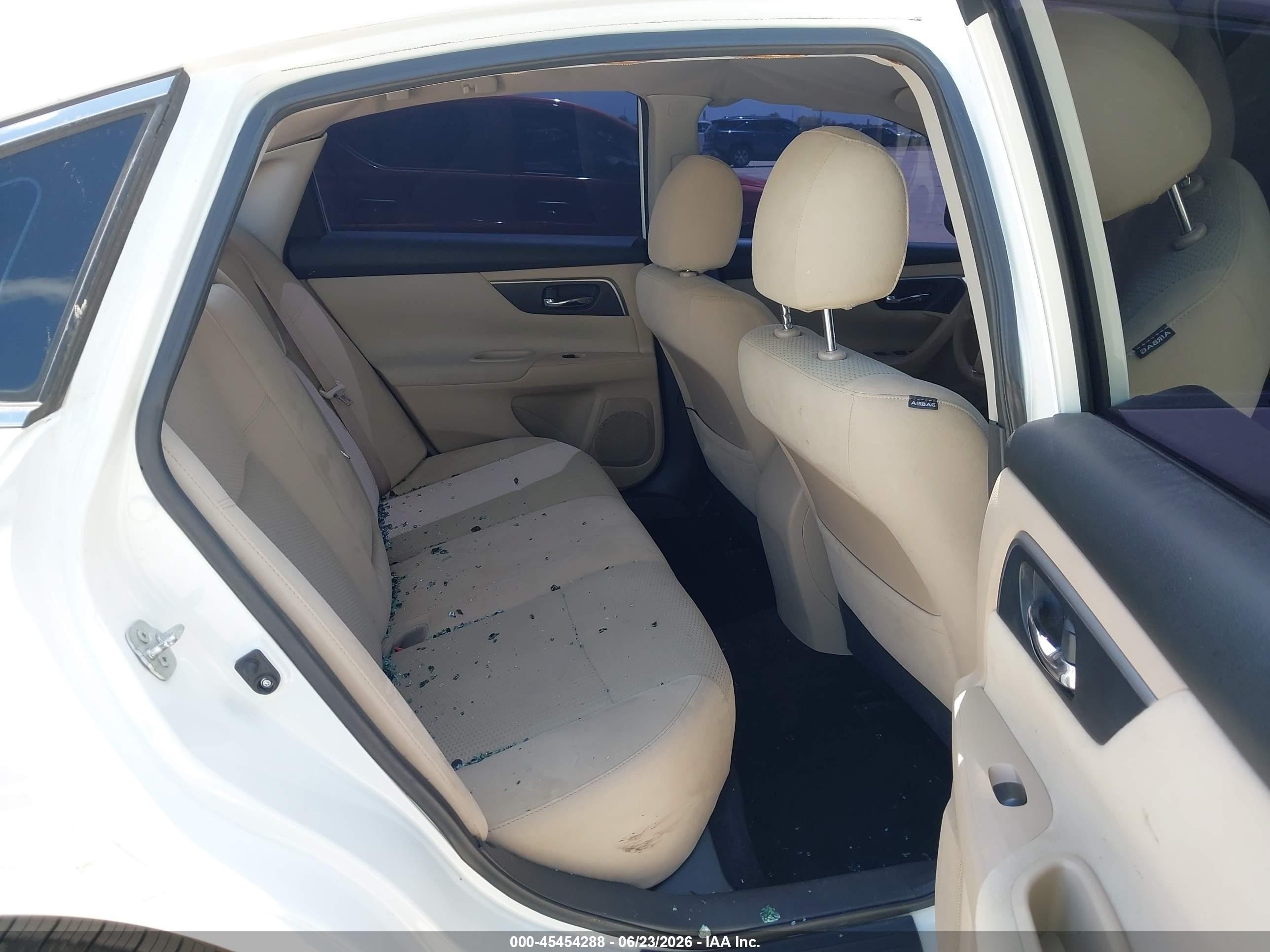 2015 Nissan Altima 2.5 S White vin: 1N4AL3AP6FC211905