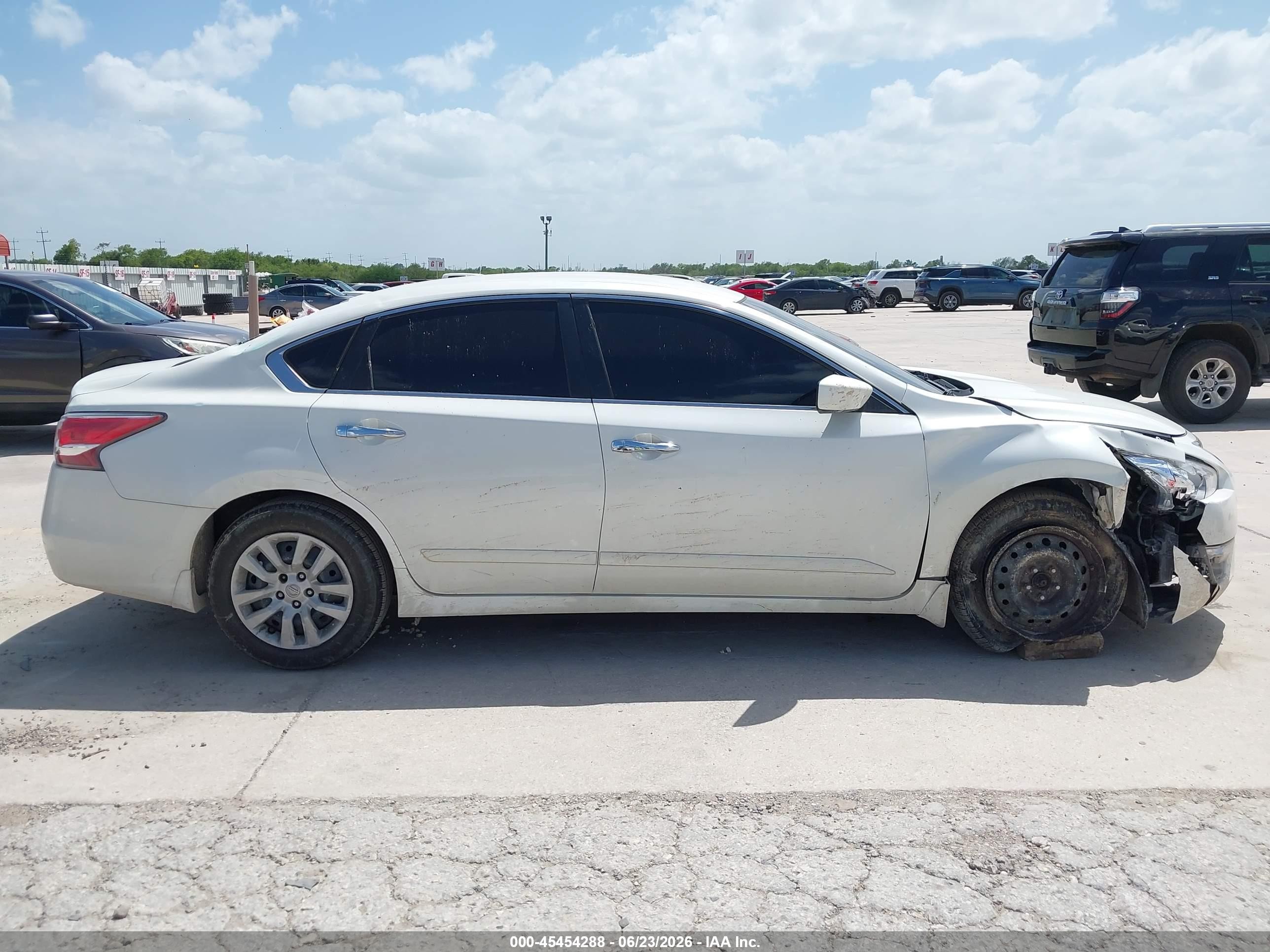 2015 Nissan Altima 2.5 S White vin: 1N4AL3AP6FC211905