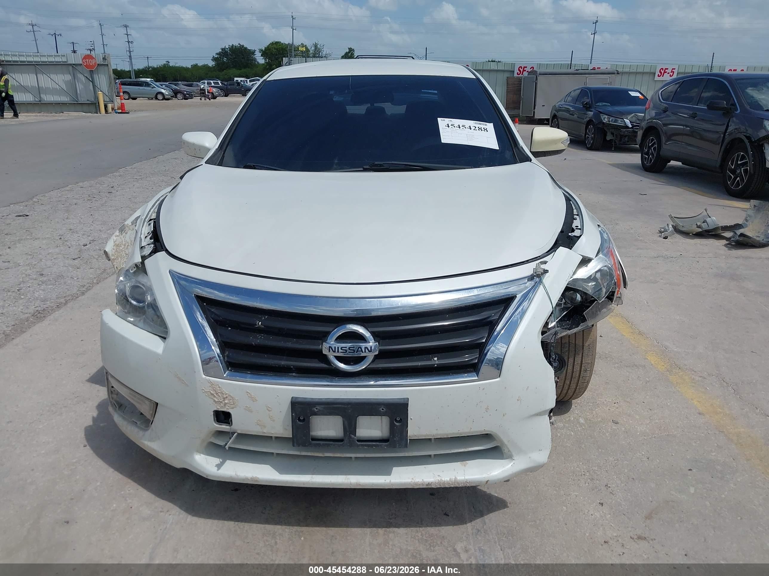 2015 Nissan Altima 2.5 S White vin: 1N4AL3AP6FC211905