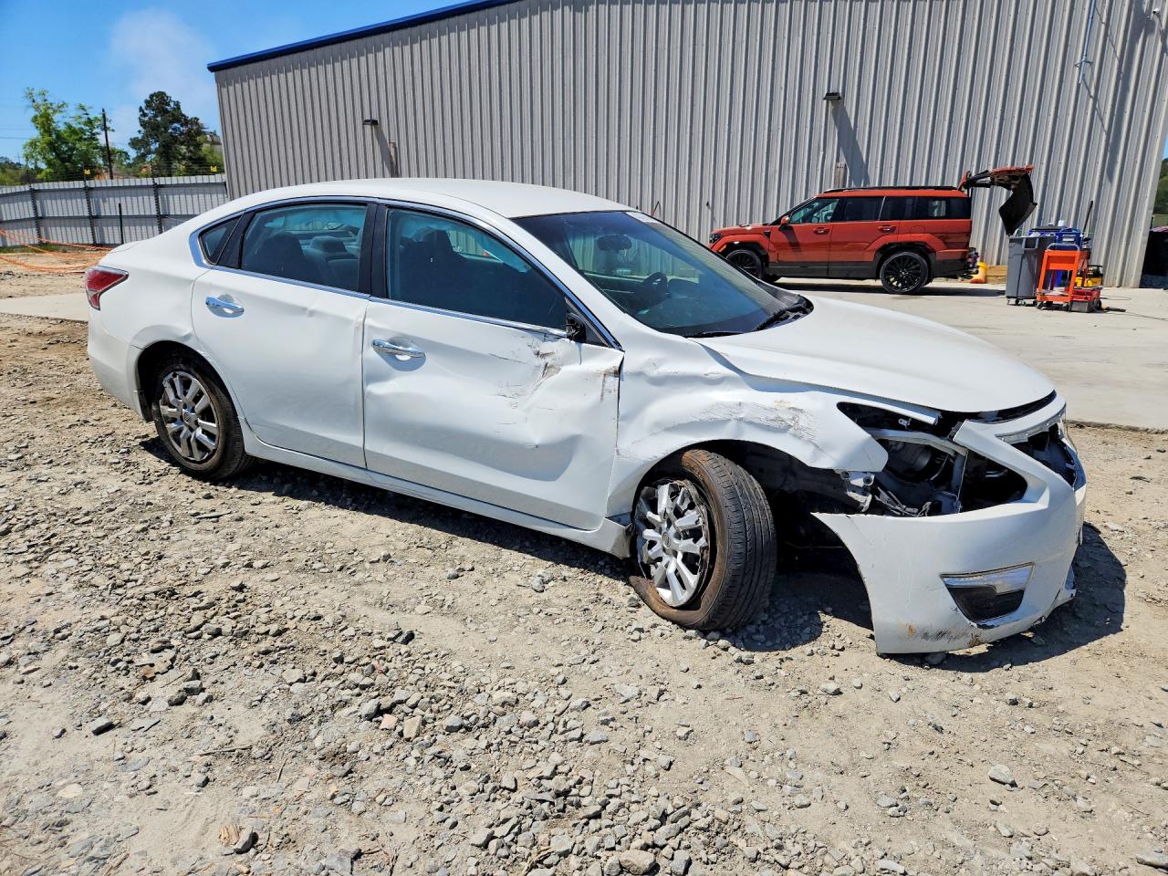 2015 Nissan Altima 2.5 S White vin: 1N4AL3AP6FC251675