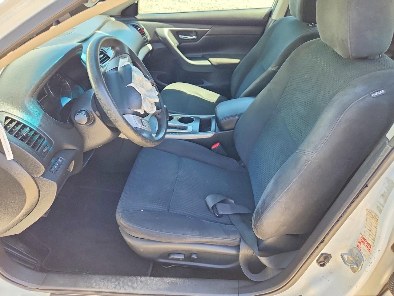 2015 Nissan Altima 2.5 S White vin: 1N4AL3AP6FC251675