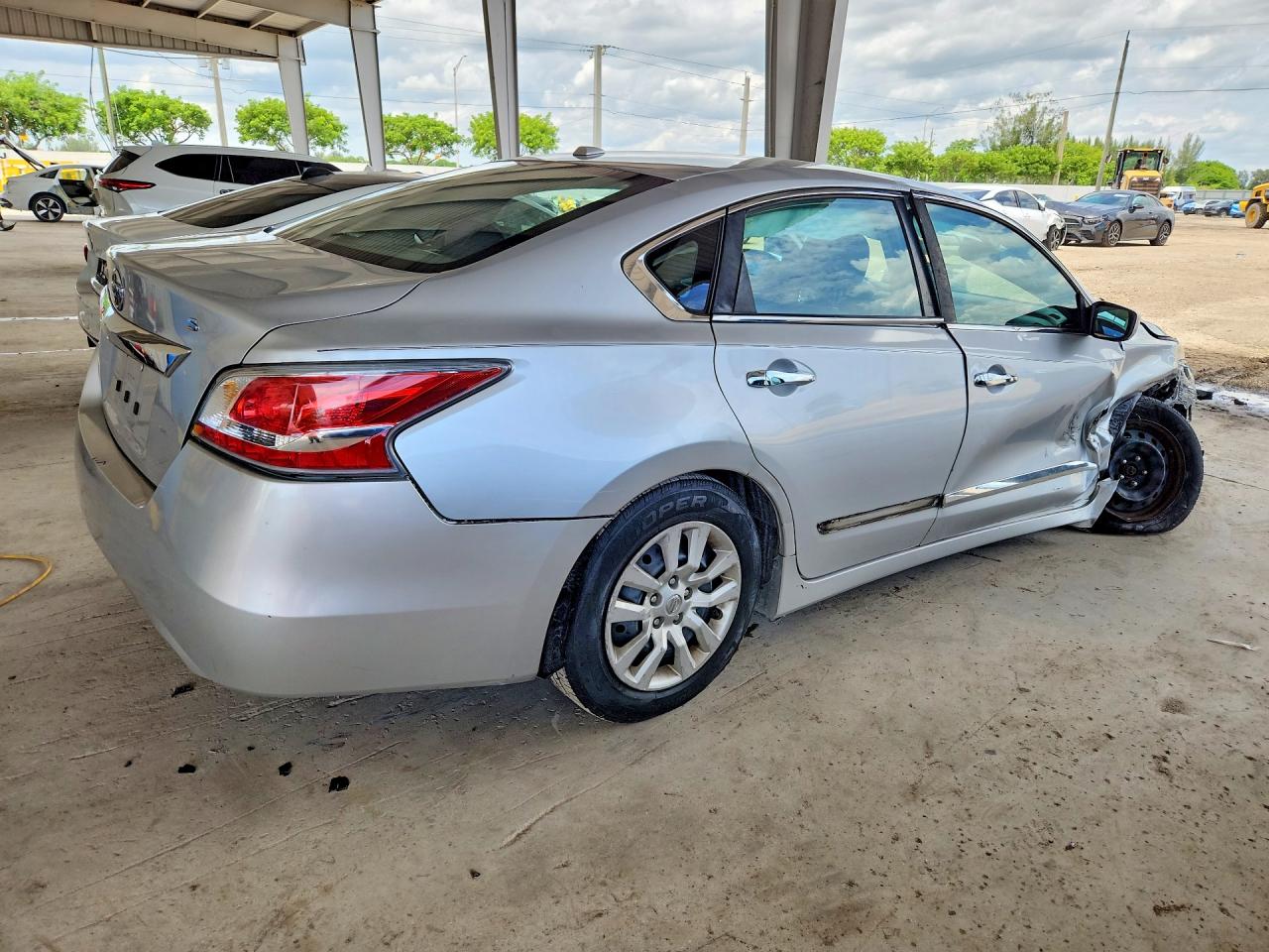 2015 Nissan Altima 2.5 S Silver vin: 1N4AL3AP6FC286328