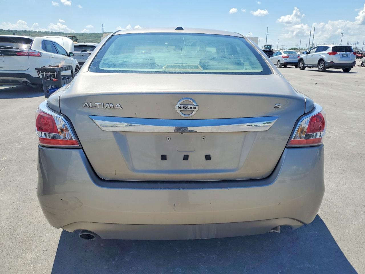2015 Nissan Altima 2.5 S Silver vin: 1N4AL3AP6FC412316