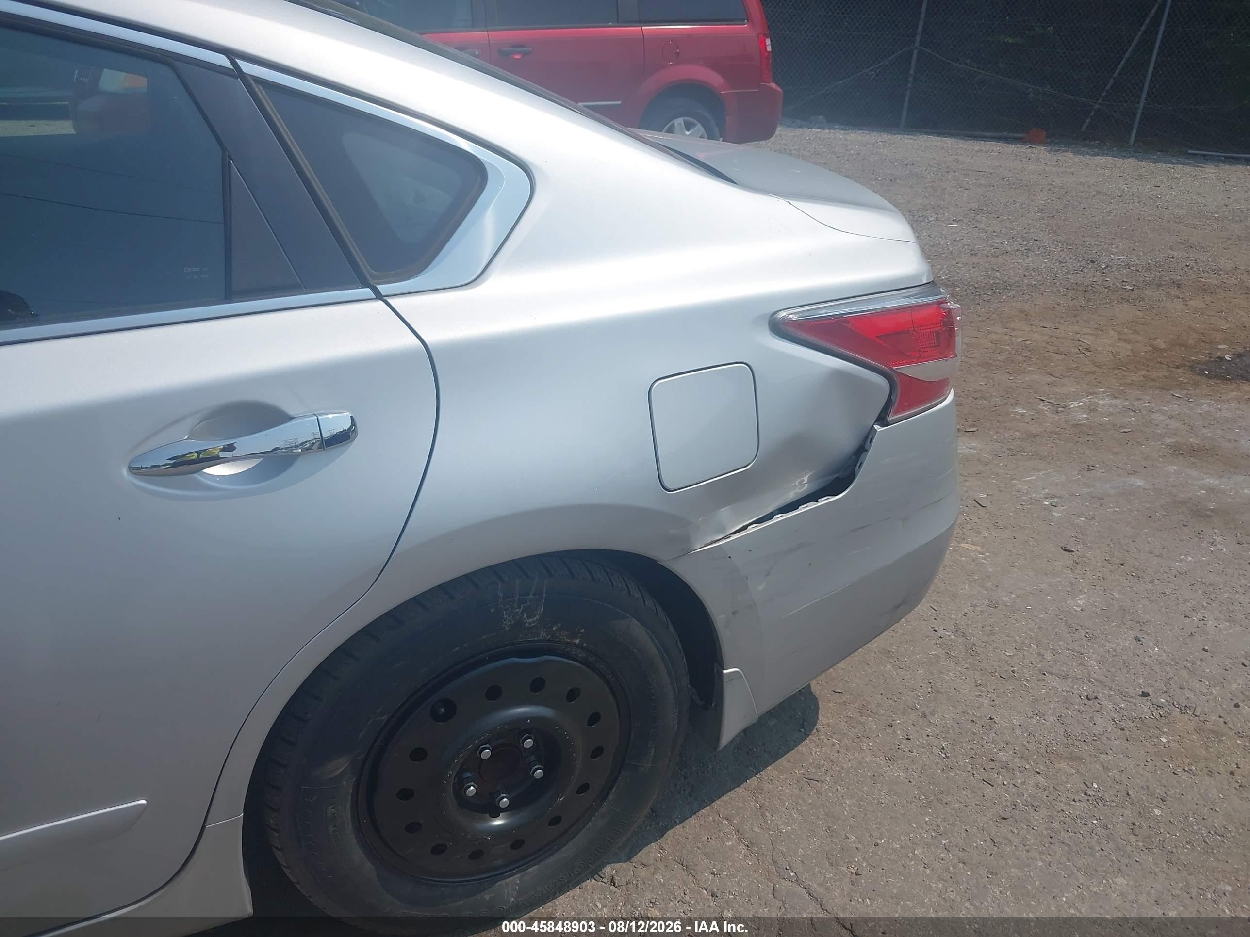 2015 Nissan Altima 2.5 S Silver vin: 1N4AL3AP6FC412882