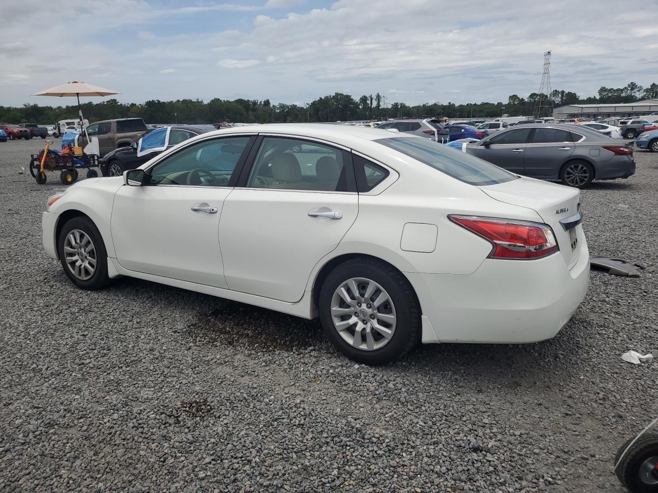 2015 Nissan Altima 2.5 S White vin: 1N4AL3AP6FC428158