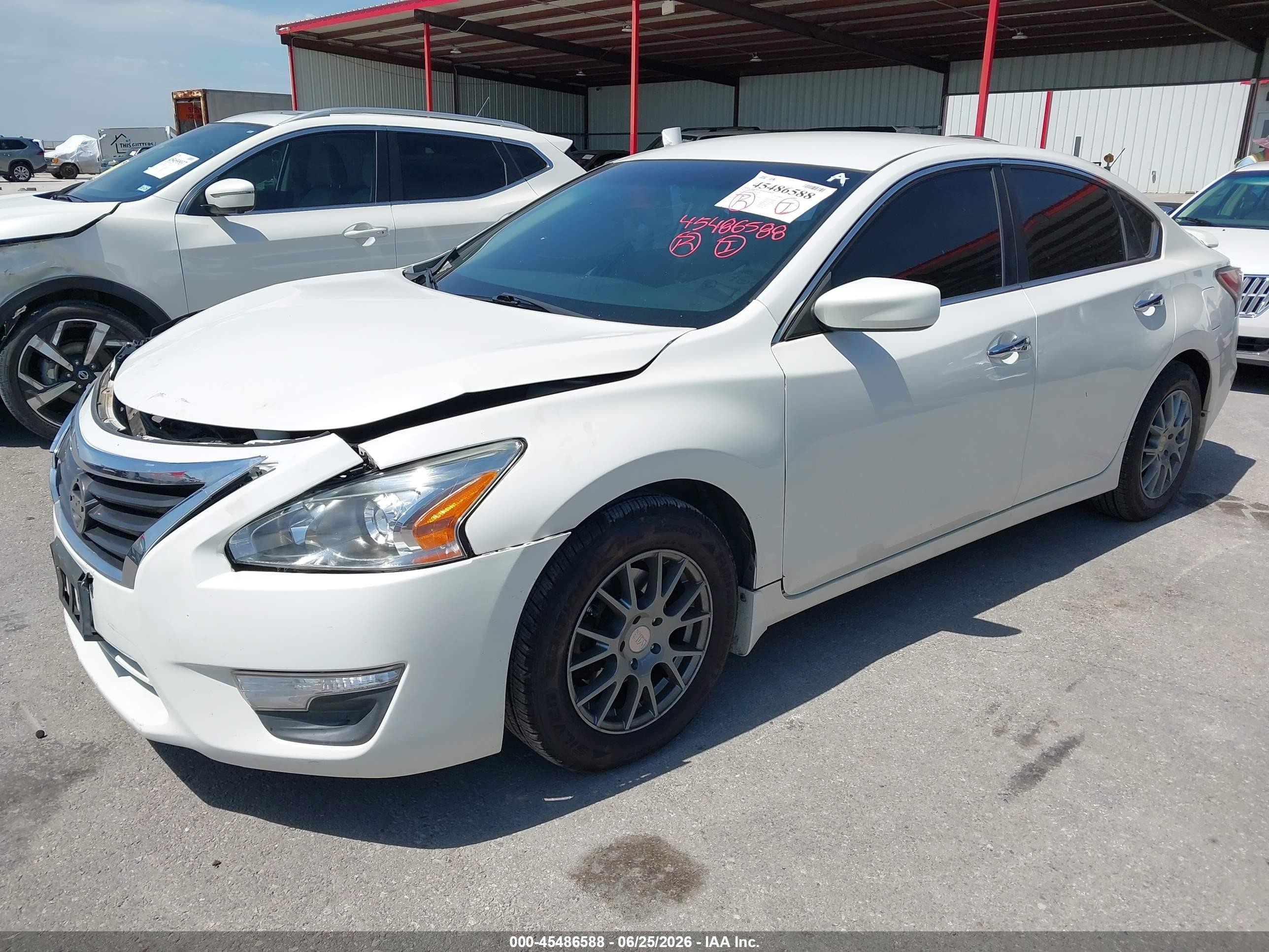 2015 Nissan Altima 2.5 S White vin: 1N4AL3AP6FC431559