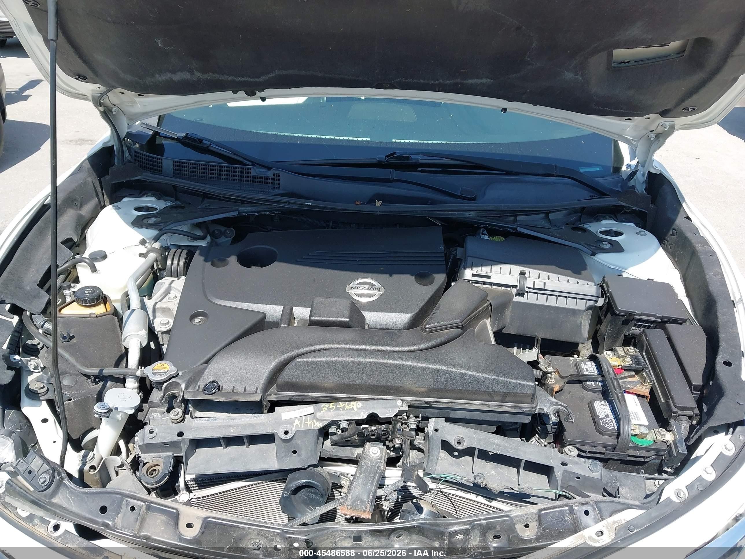 2015 Nissan Altima 2.5 S White vin: 1N4AL3AP6FC431559