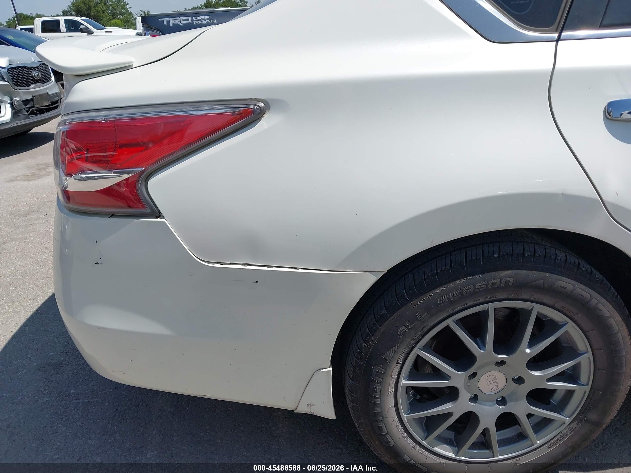 2015 Nissan Altima 2.5 S White vin: 1N4AL3AP6FC431559