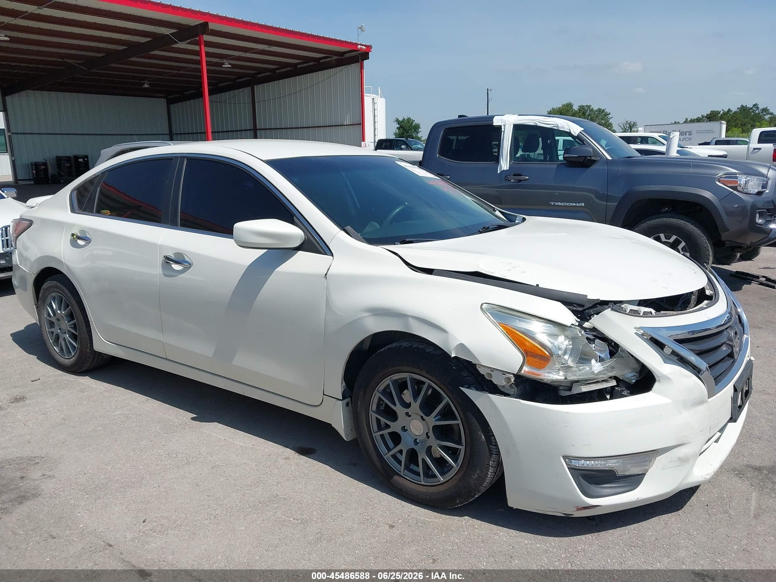 2015 Nissan Altima 2.5 S White vin: 1N4AL3AP6FC431559
