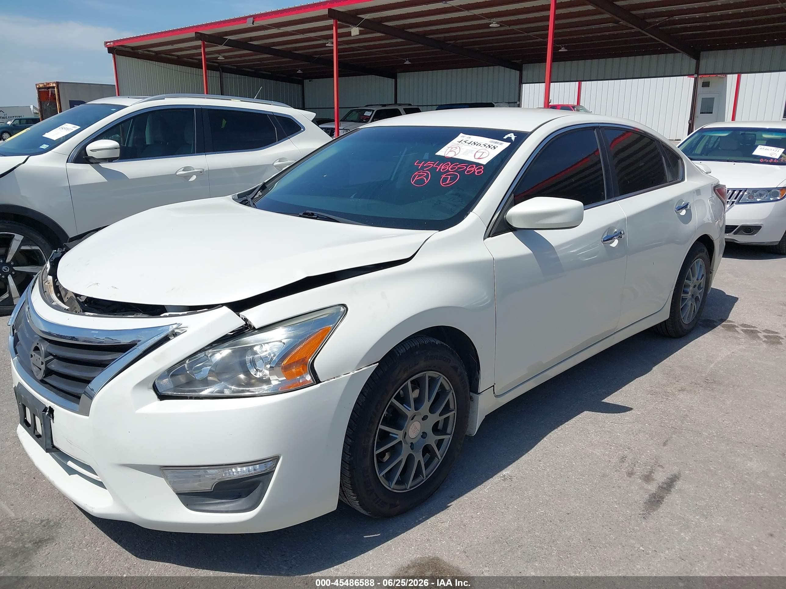 2015 Nissan Altima 2.5 S White vin: 1N4AL3AP6FC431559