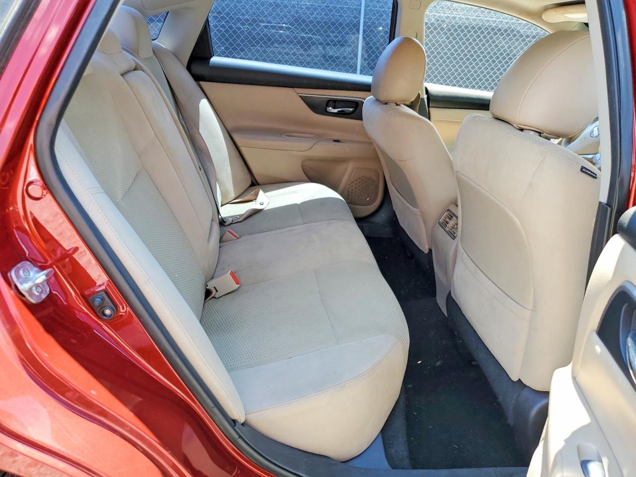 2015 Nissan Altima 2.5 Sv Красный vin: 1N4AL3AP6FC431822