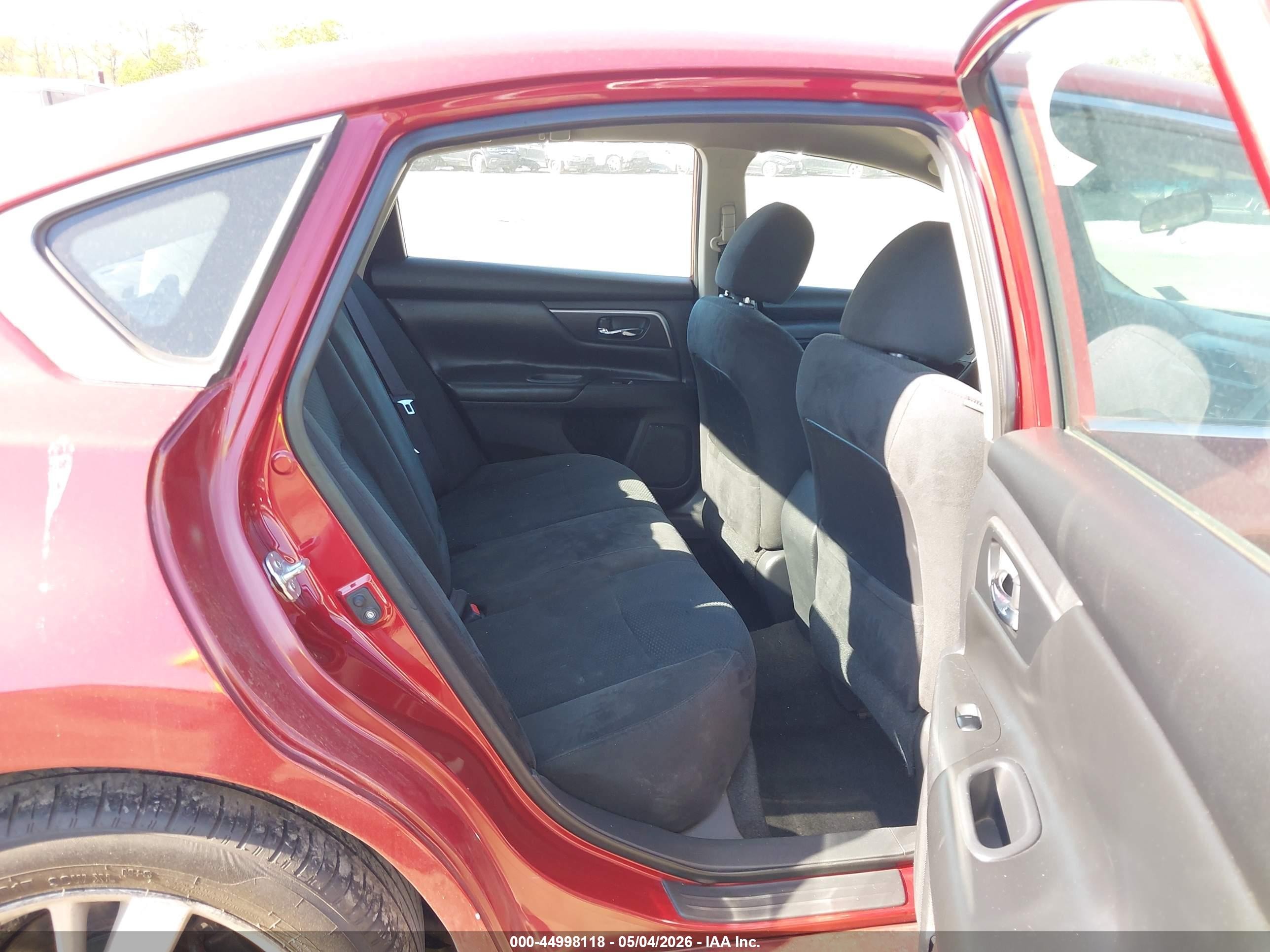 2015 Nissan Altima 2.5 Sv Red vin: 1N4AL3AP6FC435482