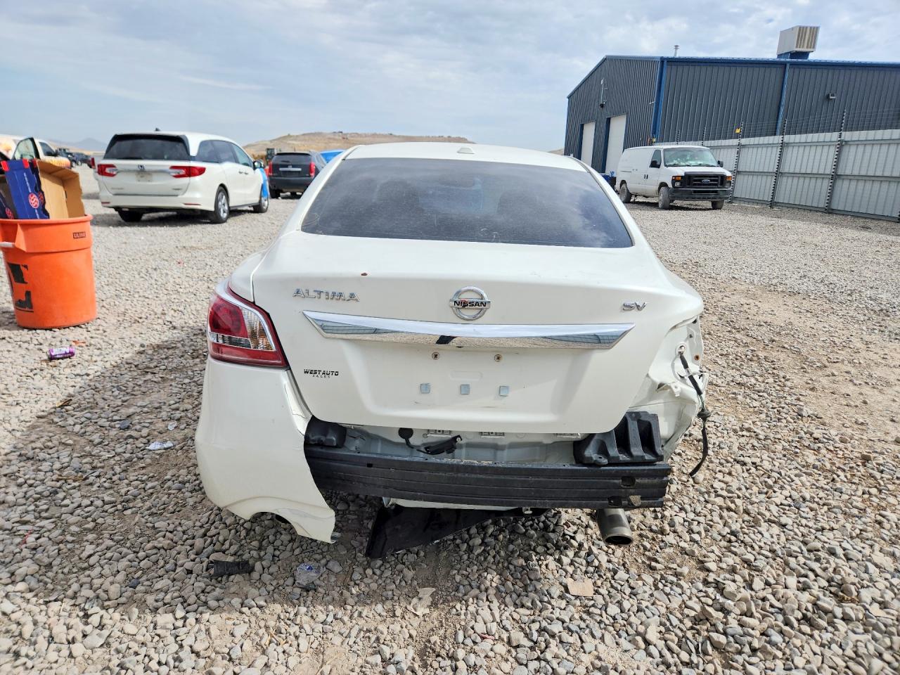 2015 Nissan Altima 2.5 Sv White vin: 1N4AL3AP6FC440200