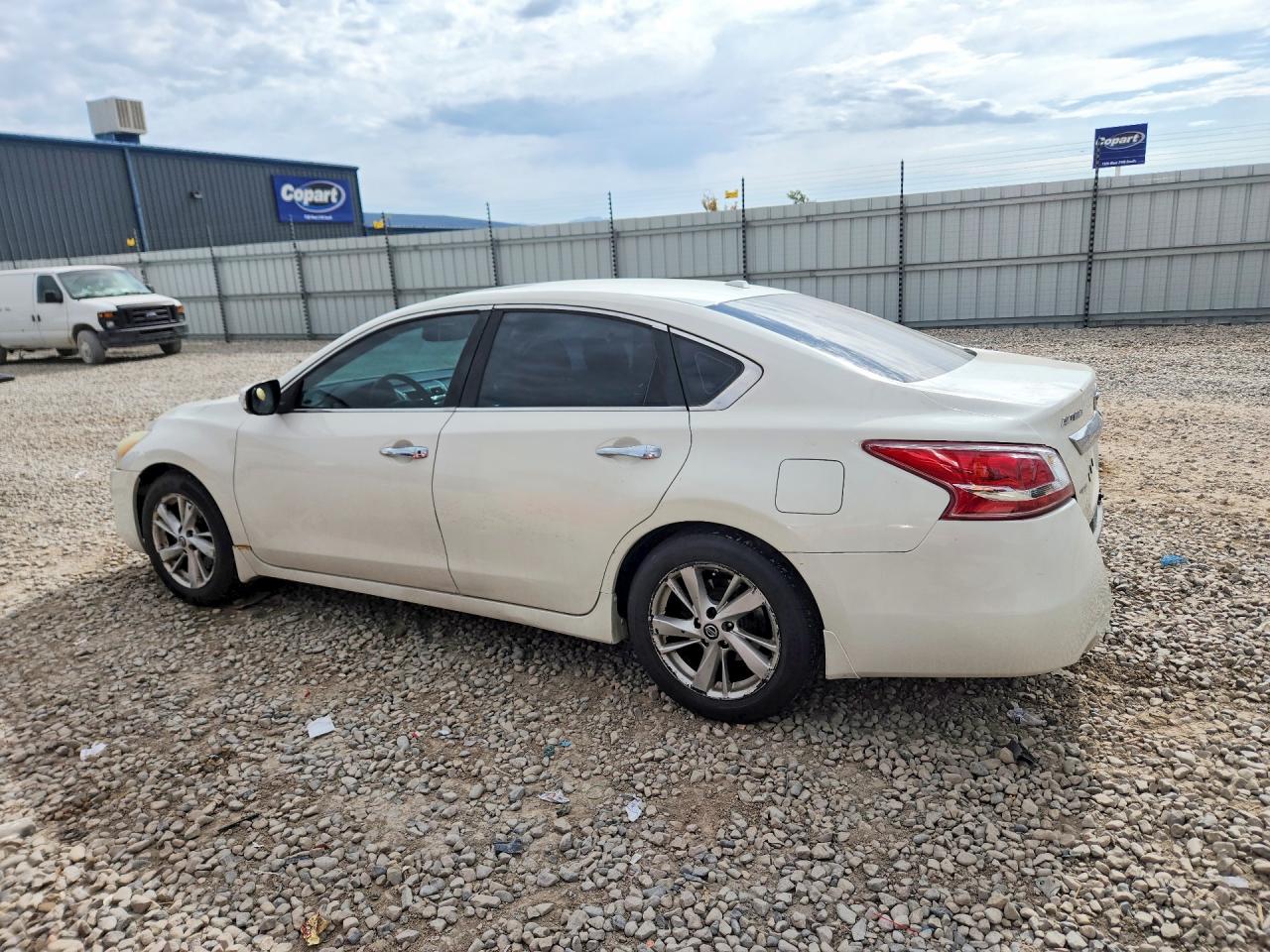 2015 Nissan Altima 2.5 Sv White vin: 1N4AL3AP6FC440200