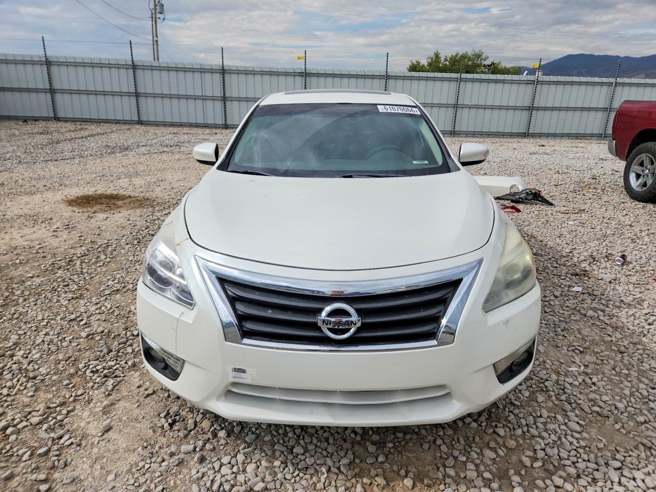 2015 Nissan Altima 2.5 Sv White vin: 1N4AL3AP6FC440200