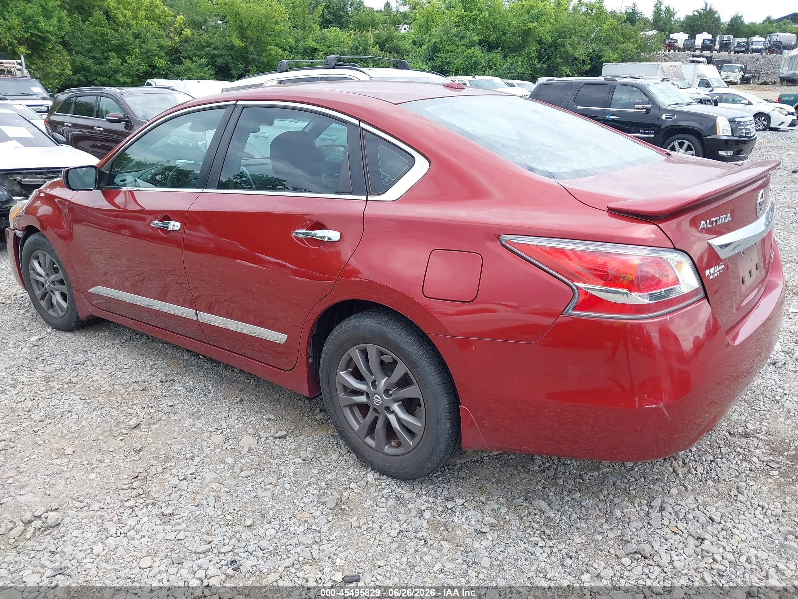 2015 Nissan Altima 2.5 S Red vin: 1N4AL3AP6FC461712
