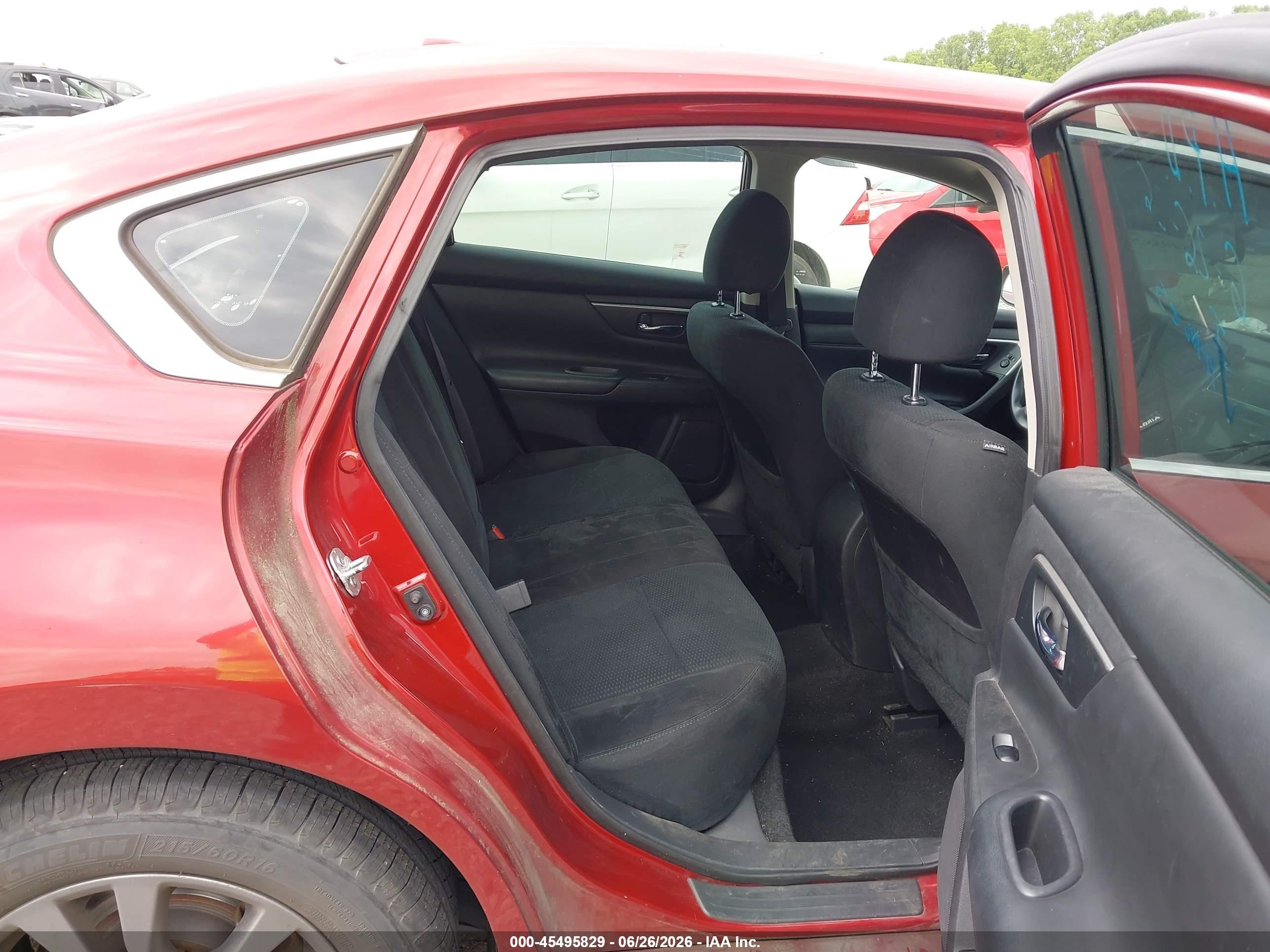2015 Nissan Altima 2.5 S Red vin: 1N4AL3AP6FC461712