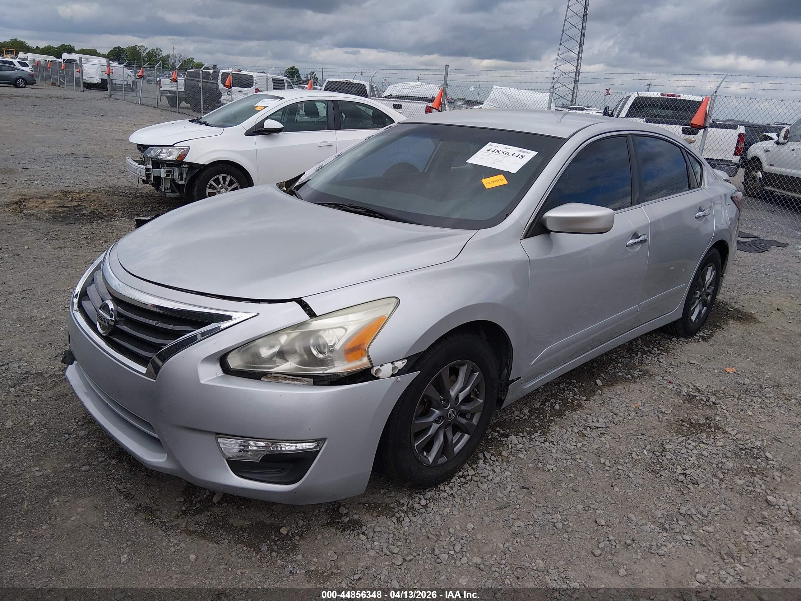2015 Nissan Altima 2.5 S Silver vin: 1N4AL3AP6FC569568