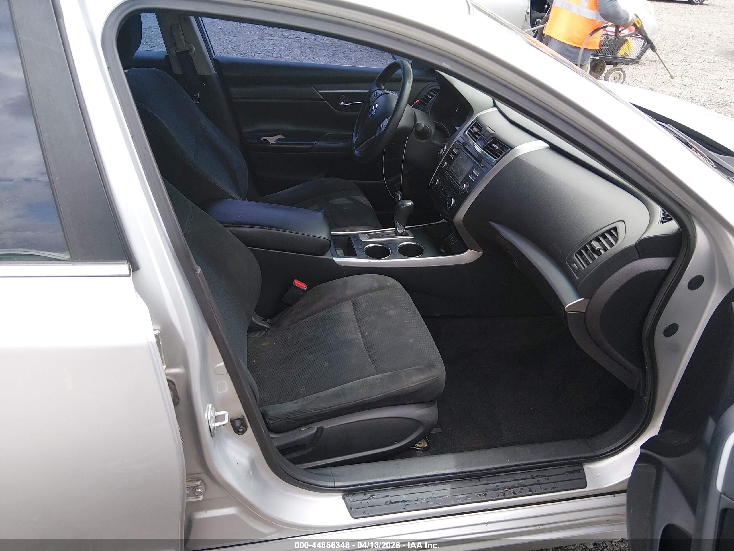 2015 Nissan Altima 2.5 S Silver vin: 1N4AL3AP6FC569568