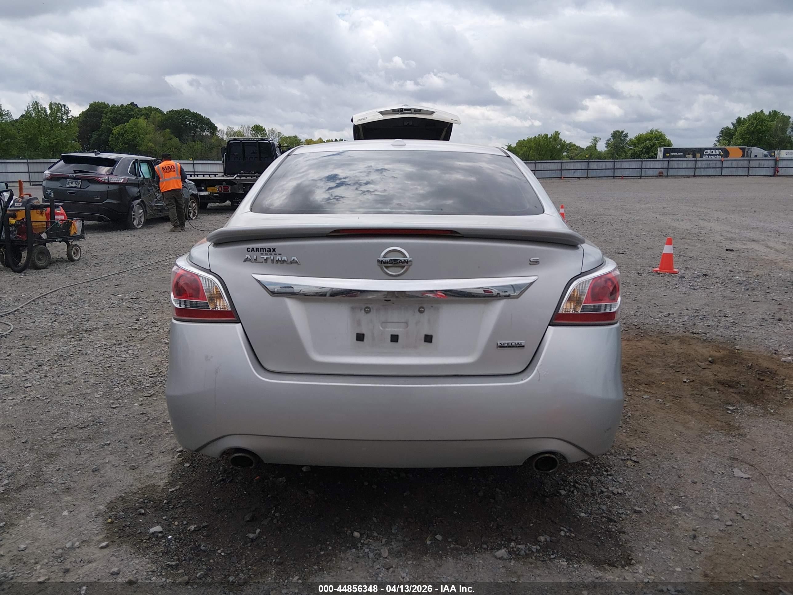 2015 Nissan Altima 2.5 S Silver vin: 1N4AL3AP6FC569568