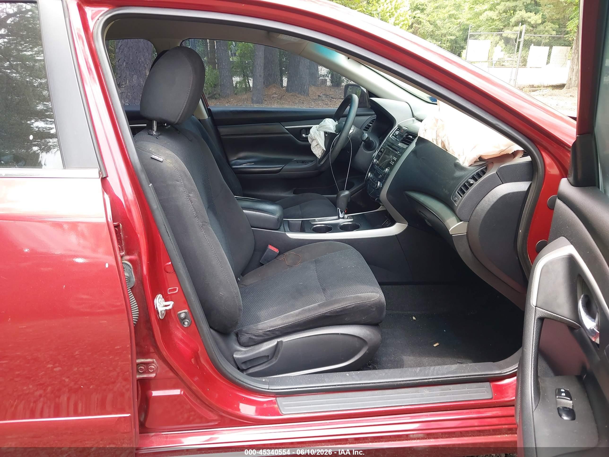 2015 Nissan Altima 2.5 S Red vin: 1N4AL3AP6FC580635