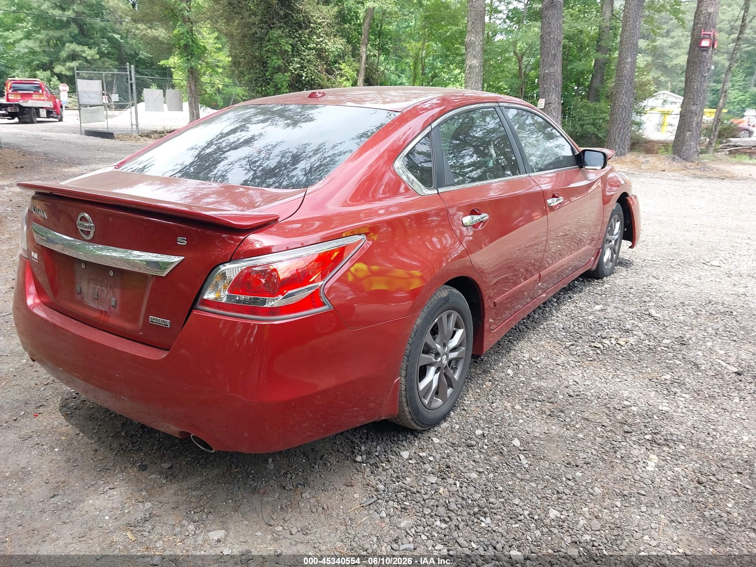 2015 Nissan Altima 2.5 S Red vin: 1N4AL3AP6FC580635