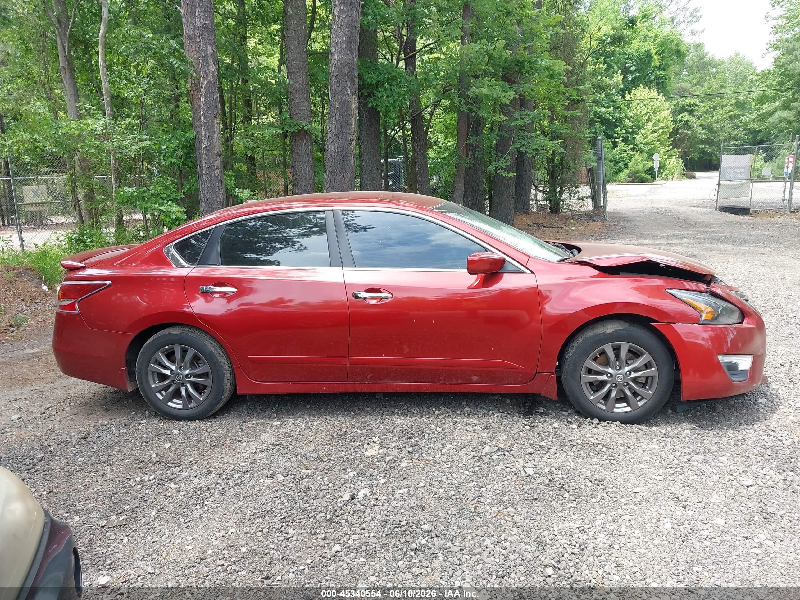 2015 Nissan Altima 2.5 S Red vin: 1N4AL3AP6FC580635