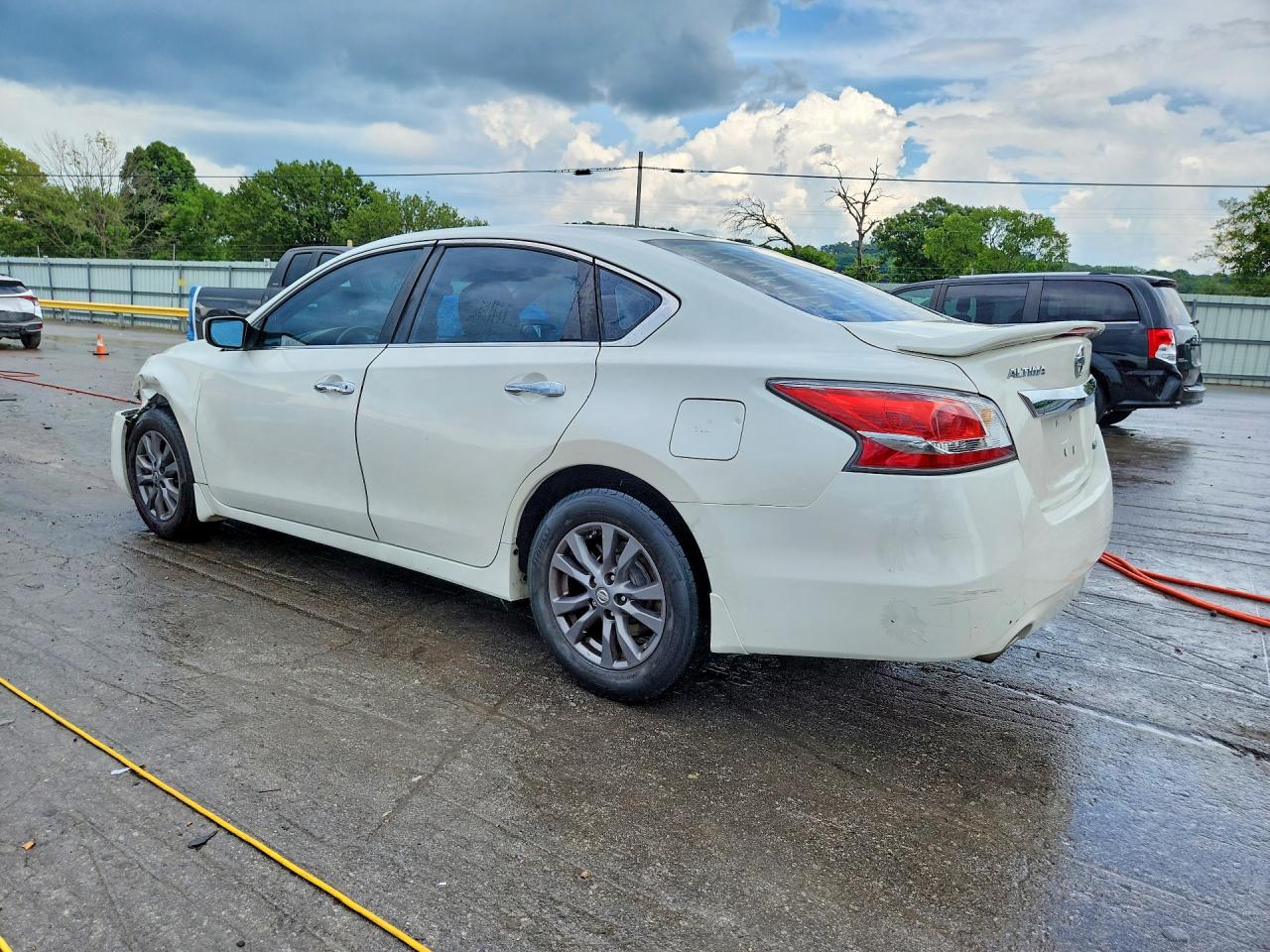 2015 Nissan Altima 2.5 S White vin: 1N4AL3AP6FC595846