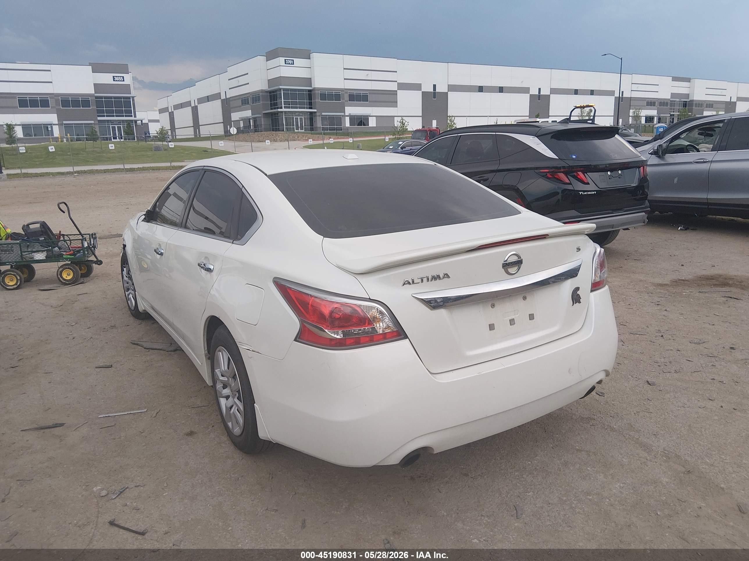 2015 Nissan Altima 2.5 S White vin: 1N4AL3AP6FN322832