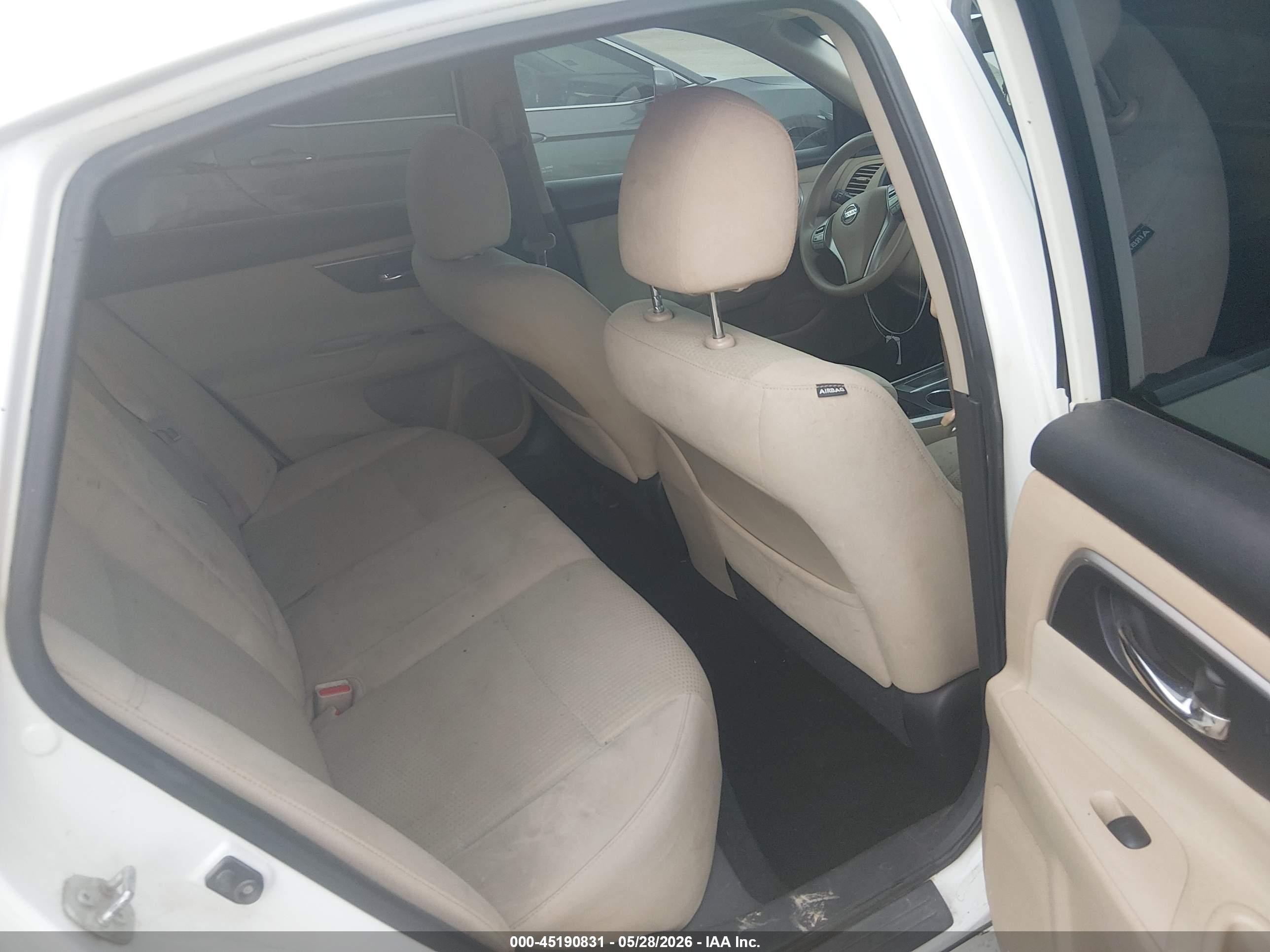 2015 Nissan Altima 2.5 S White vin: 1N4AL3AP6FN322832