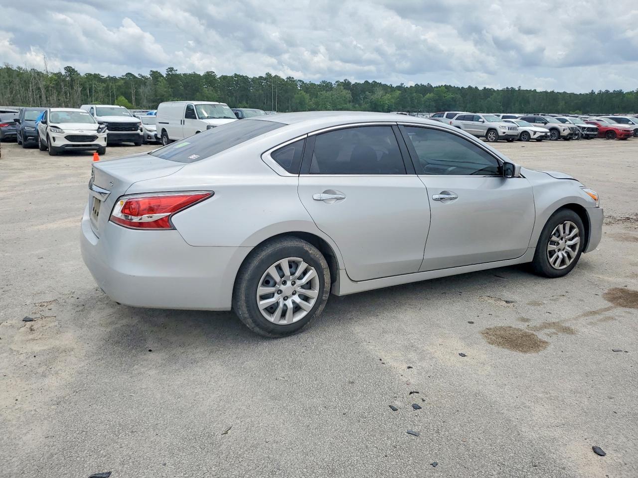 2015 Nissan Altima 2.5 S Серебряный vin: 1N4AL3AP6FN351148