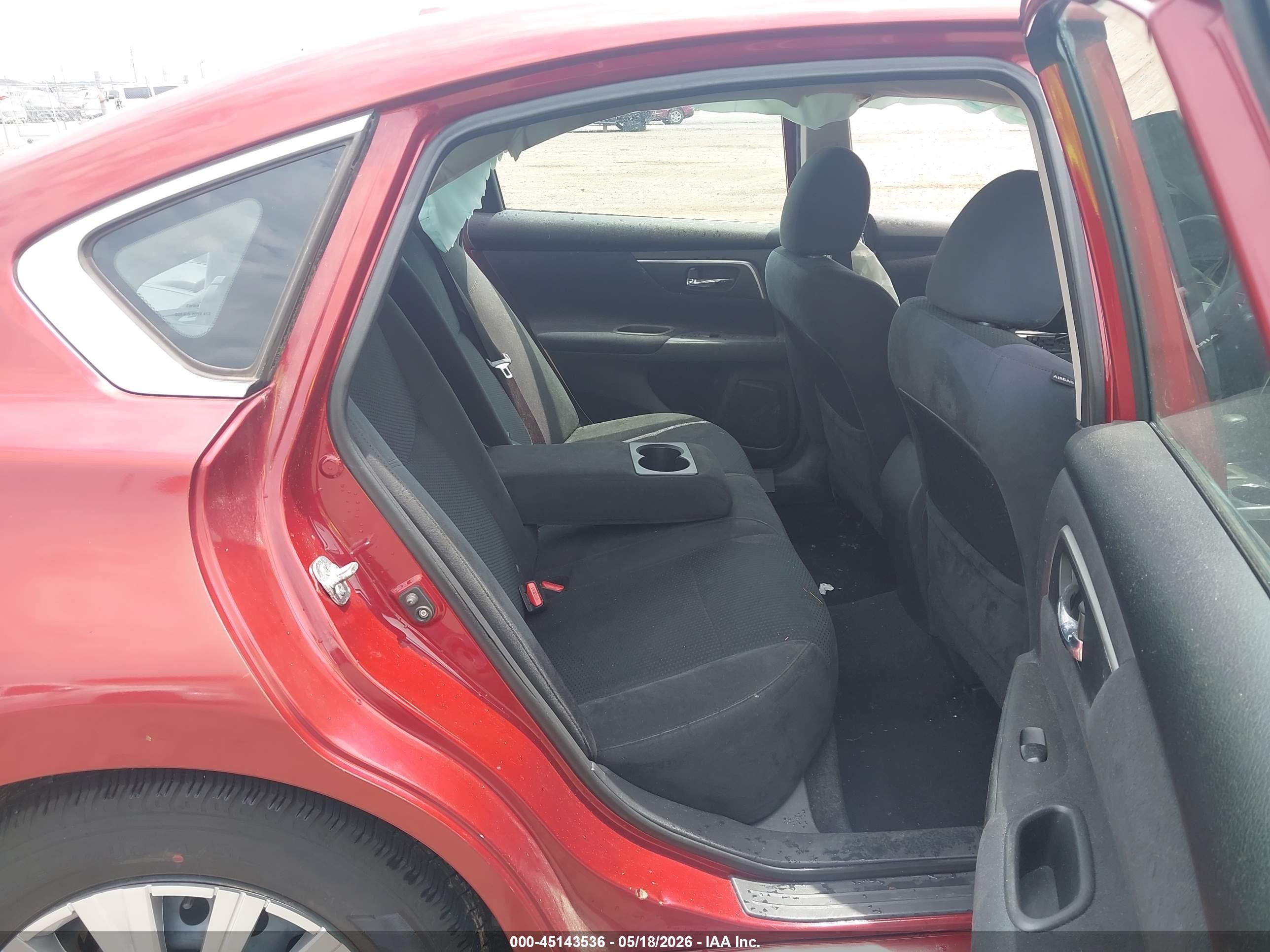 2015 Nissan Altima 2.5 S Red vin: 1N4AL3AP6FN352588