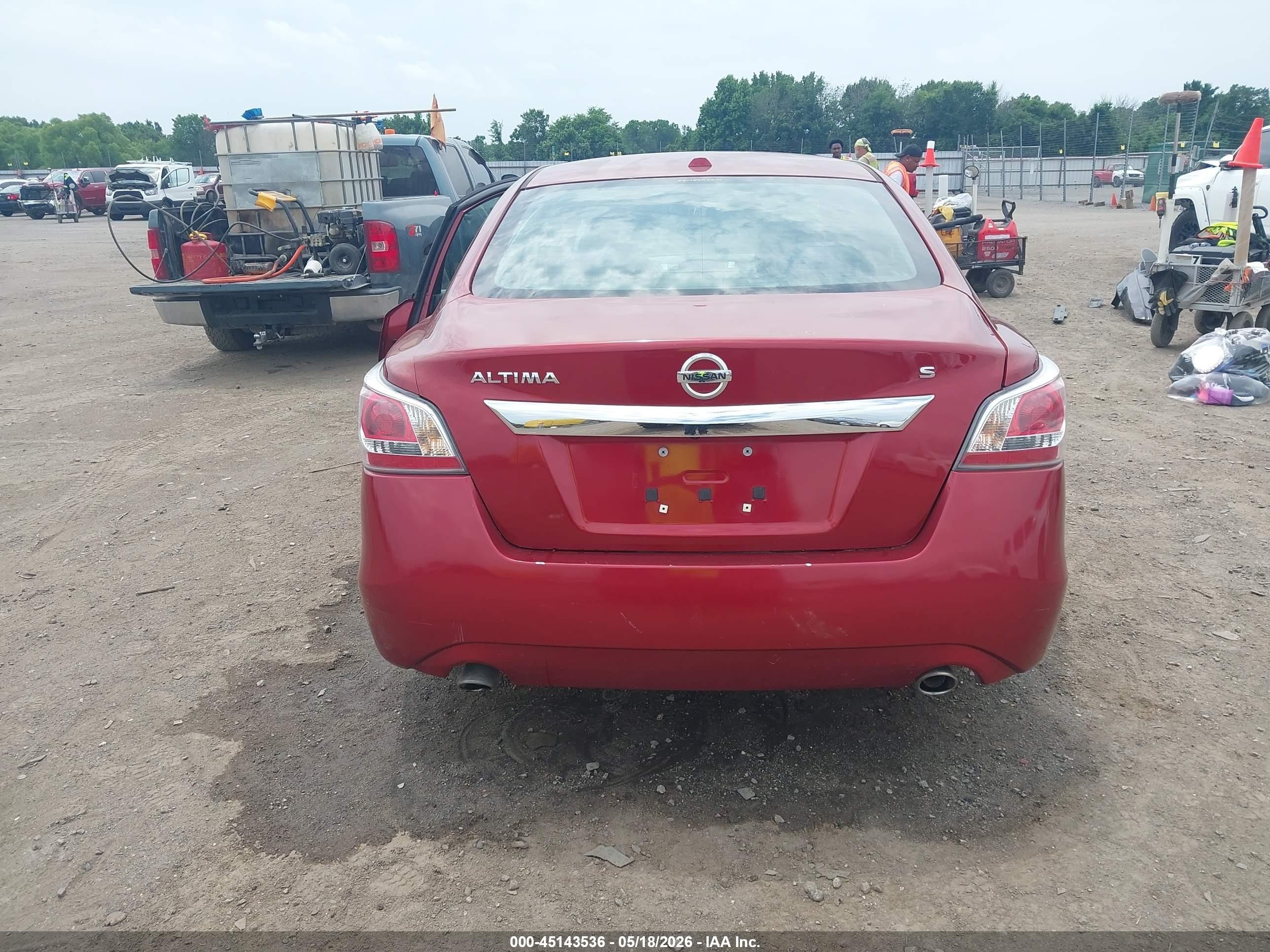 2015 Nissan Altima 2.5 S Red vin: 1N4AL3AP6FN352588