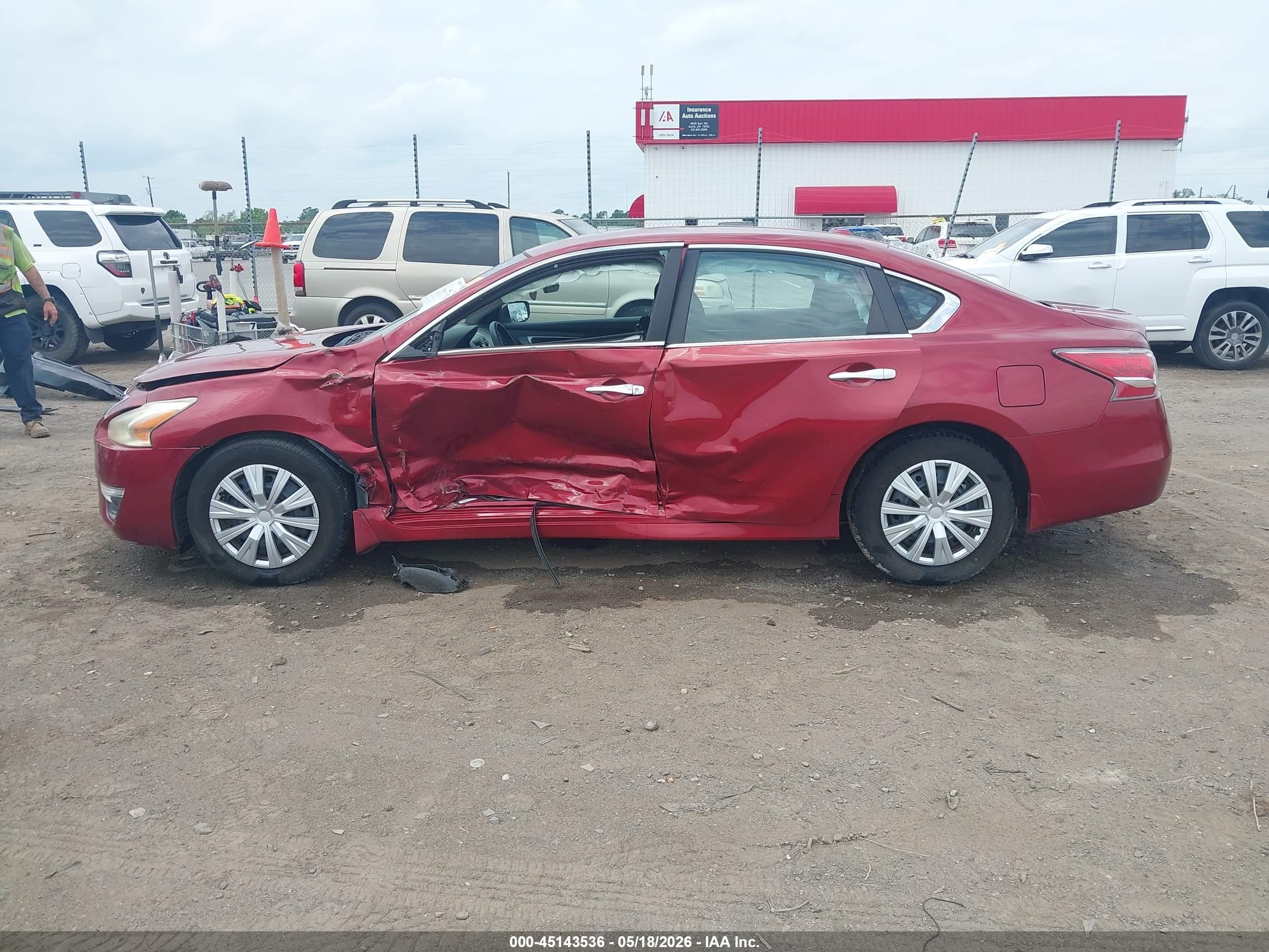 2015 Nissan Altima 2.5 S Red vin: 1N4AL3AP6FN352588