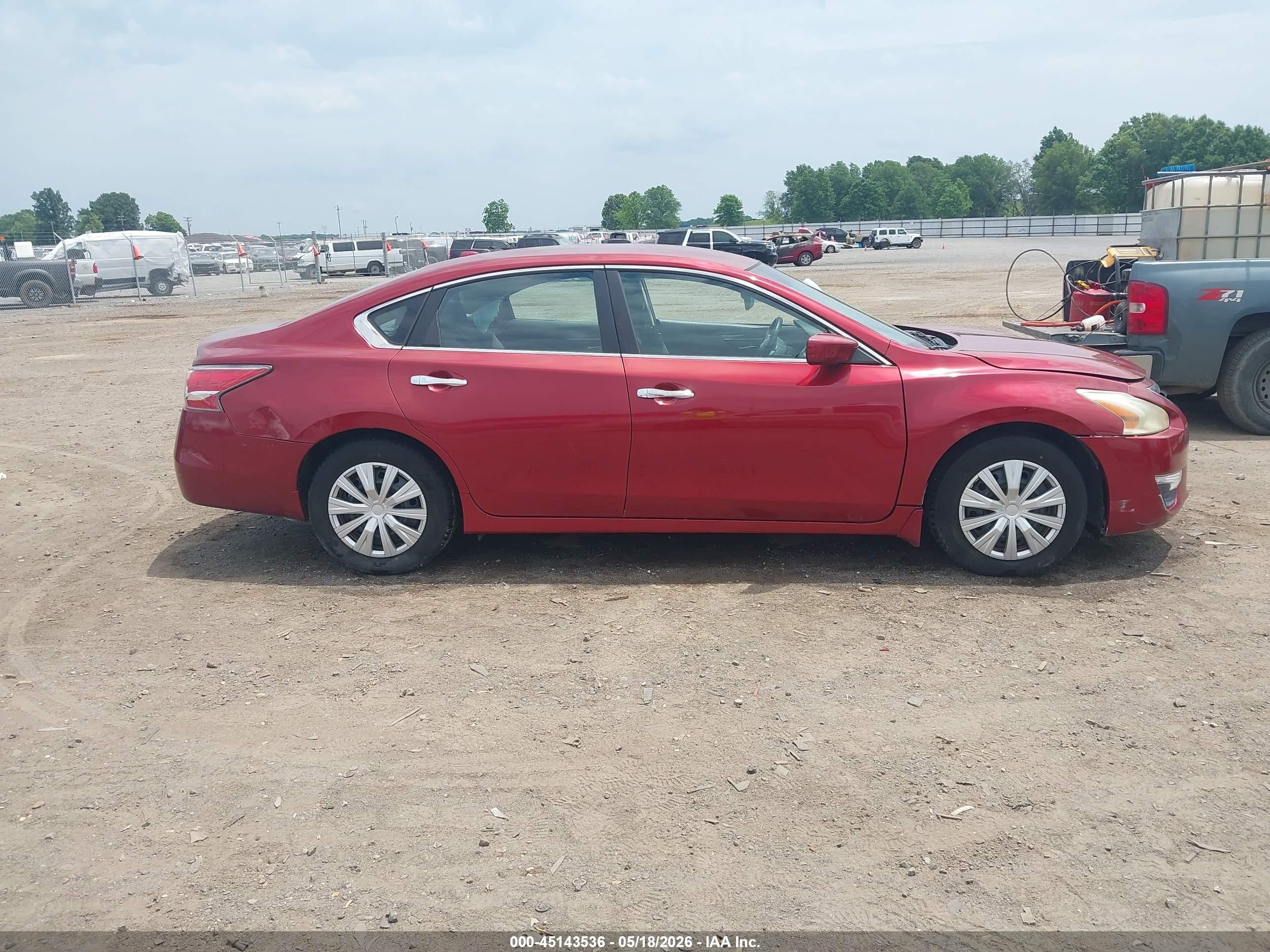 2015 Nissan Altima 2.5 S Red vin: 1N4AL3AP6FN352588