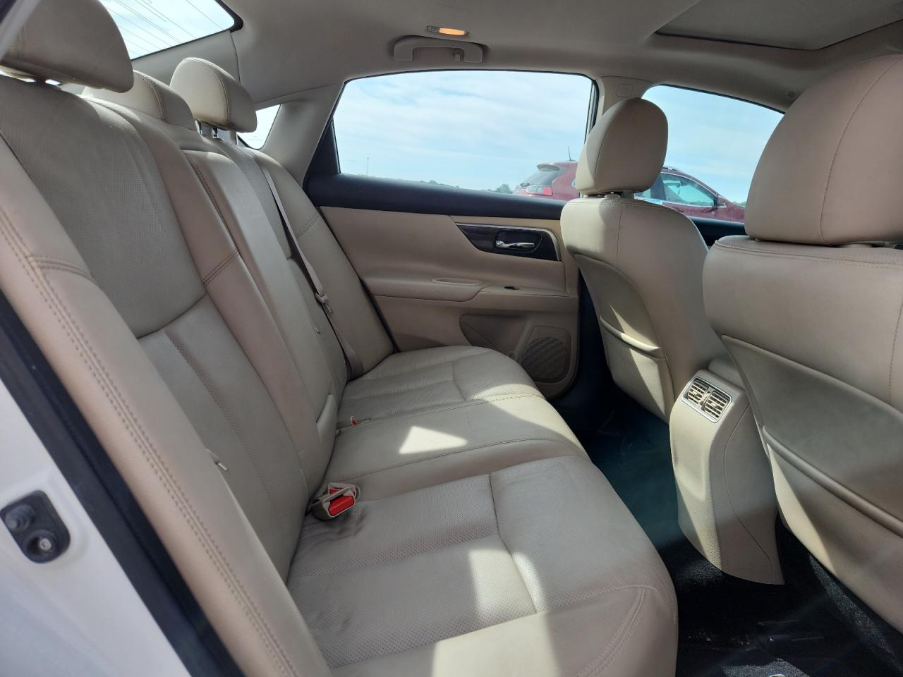 2015 Nissan Altima 2.5 White vin: 1N4AL3AP6FN355152